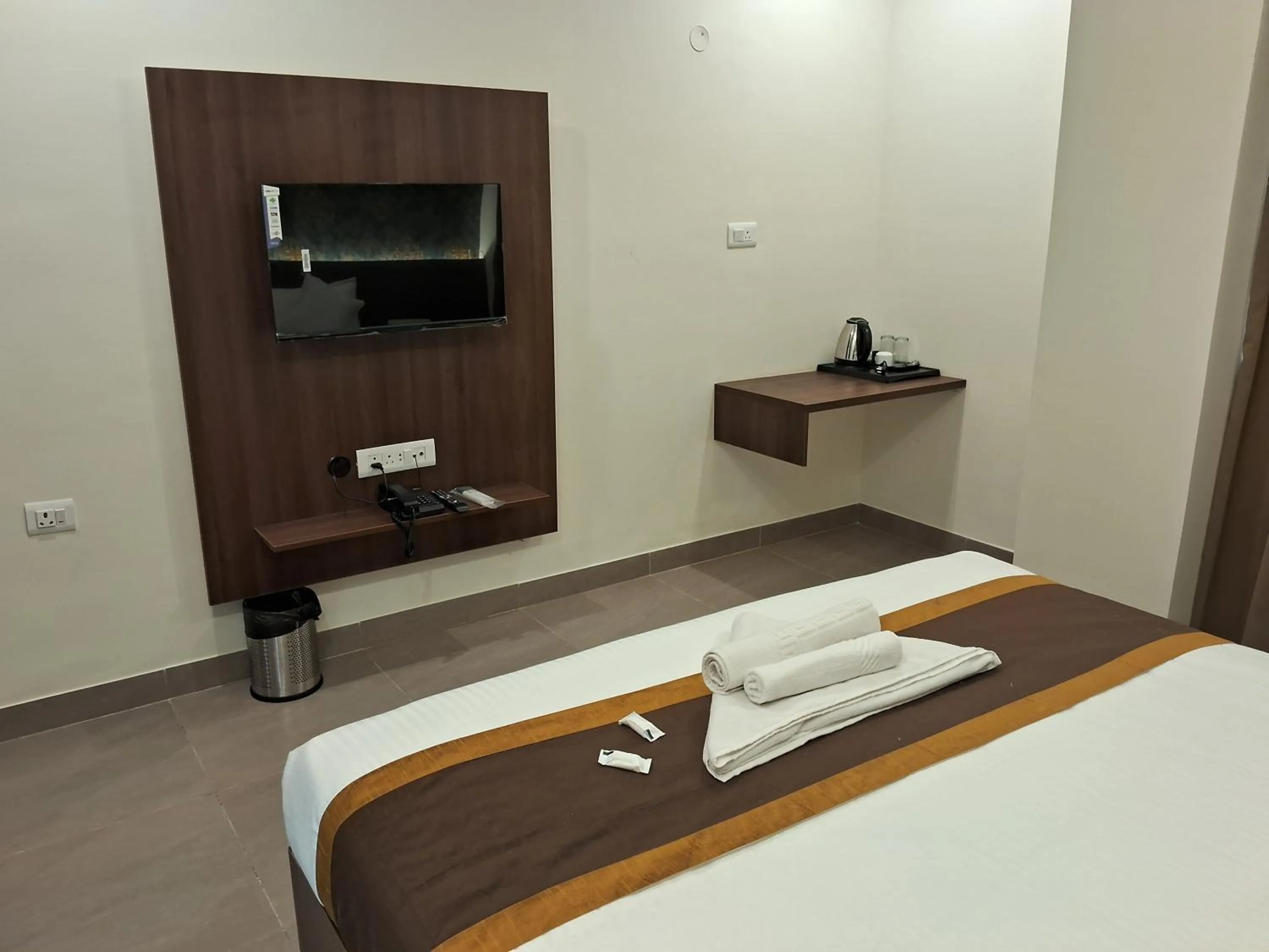 Bed in Globus Hotel by Silicon Hearth