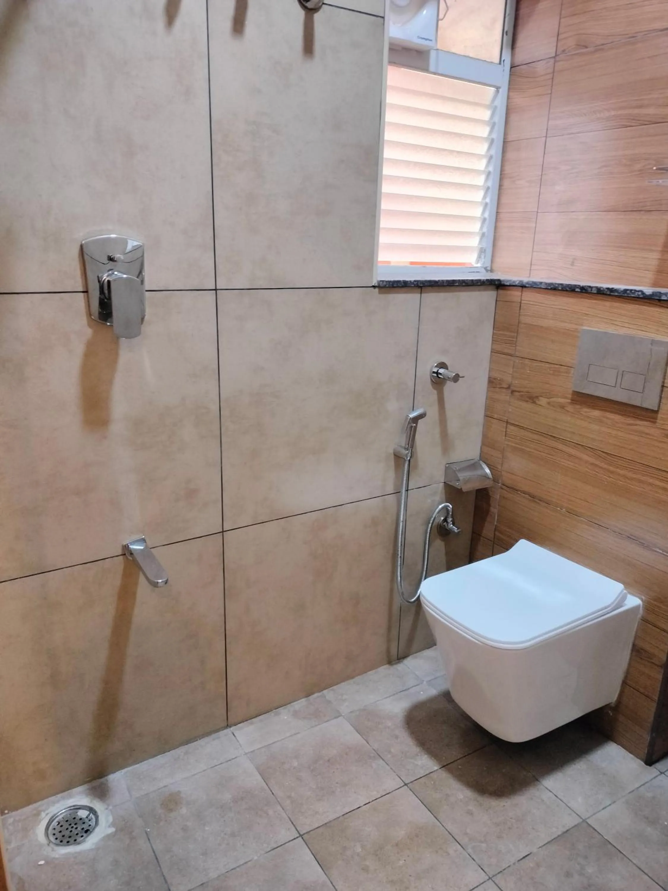 Shower in Globus Hotel by Silicon Hearth