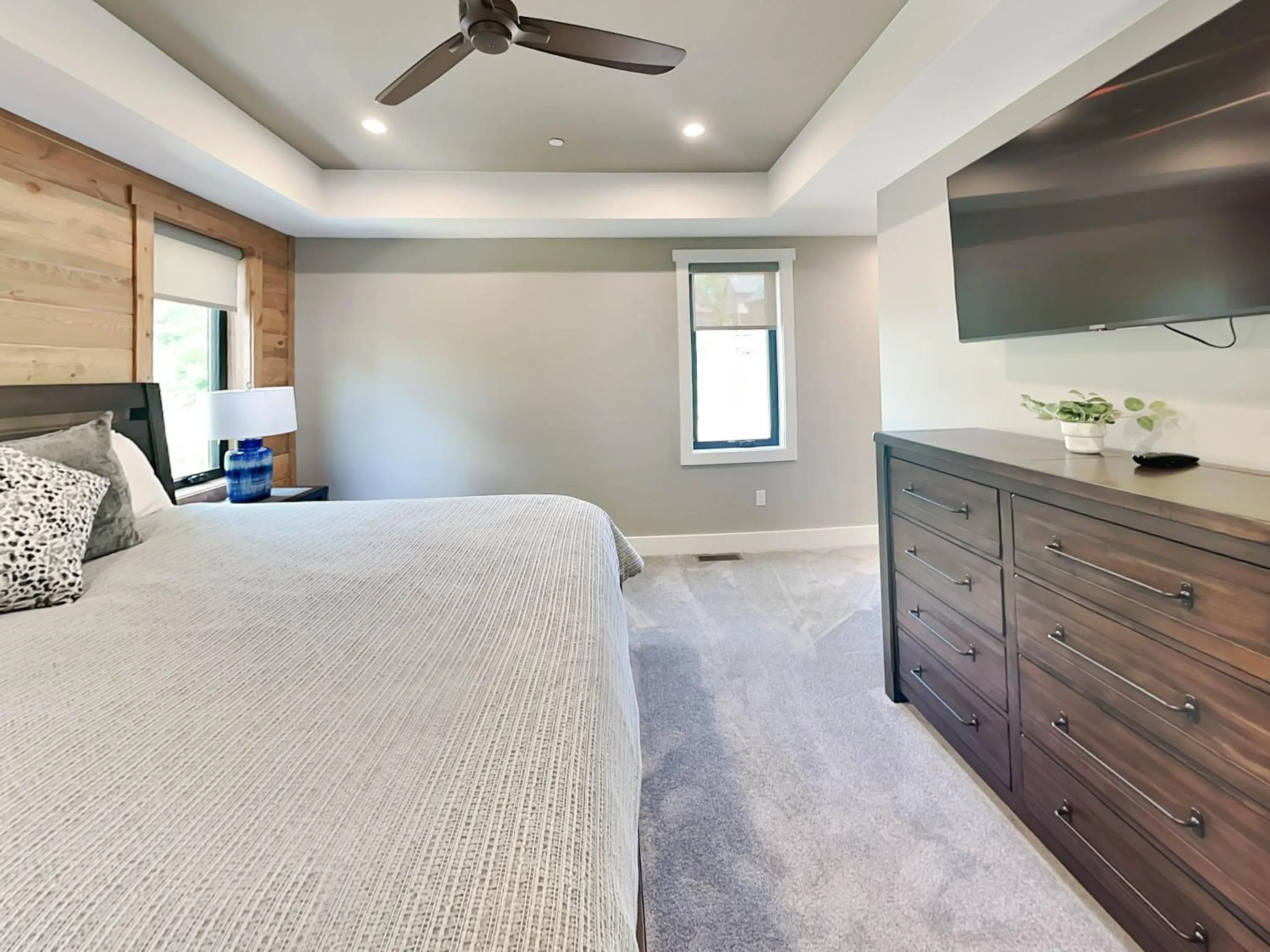 Property building, Bed in Heavenly Summit