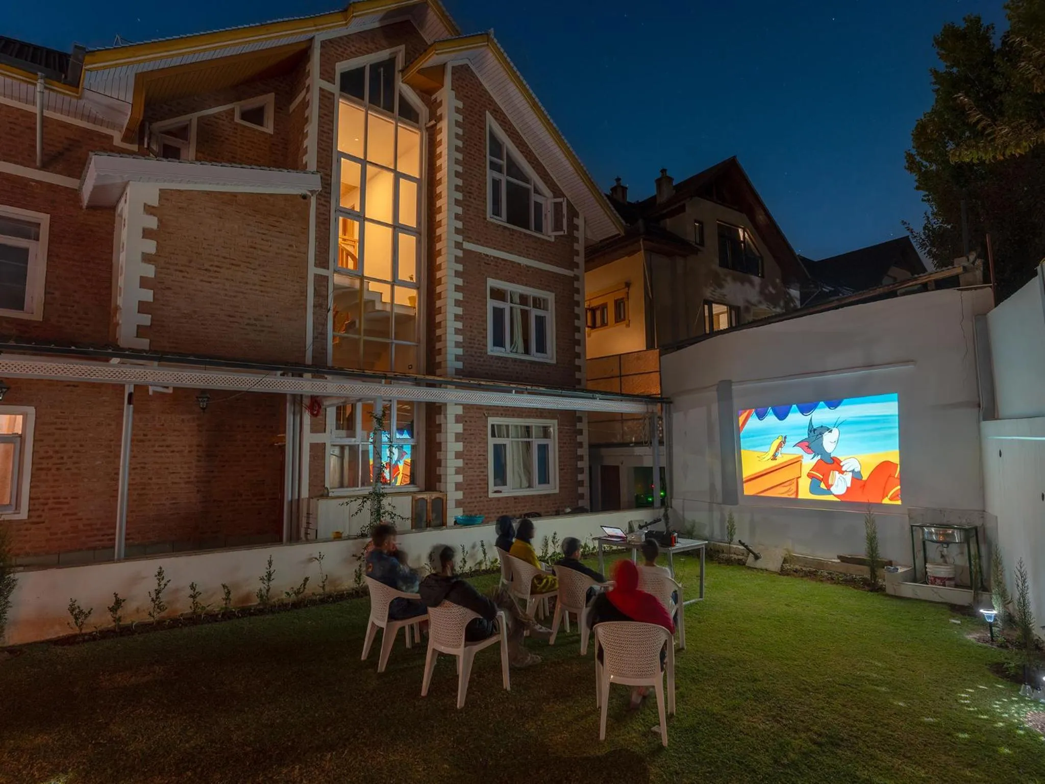 Evening entertainment in Moustache Srinagar