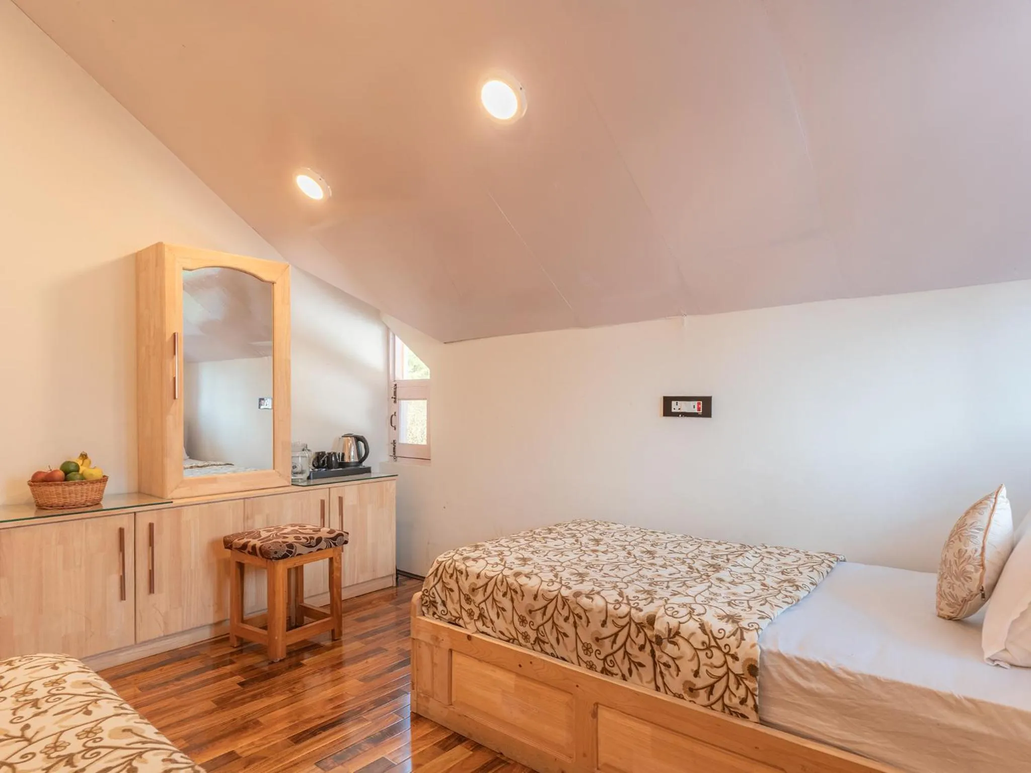 Photo of the whole room, Bed in Moustache Srinagar