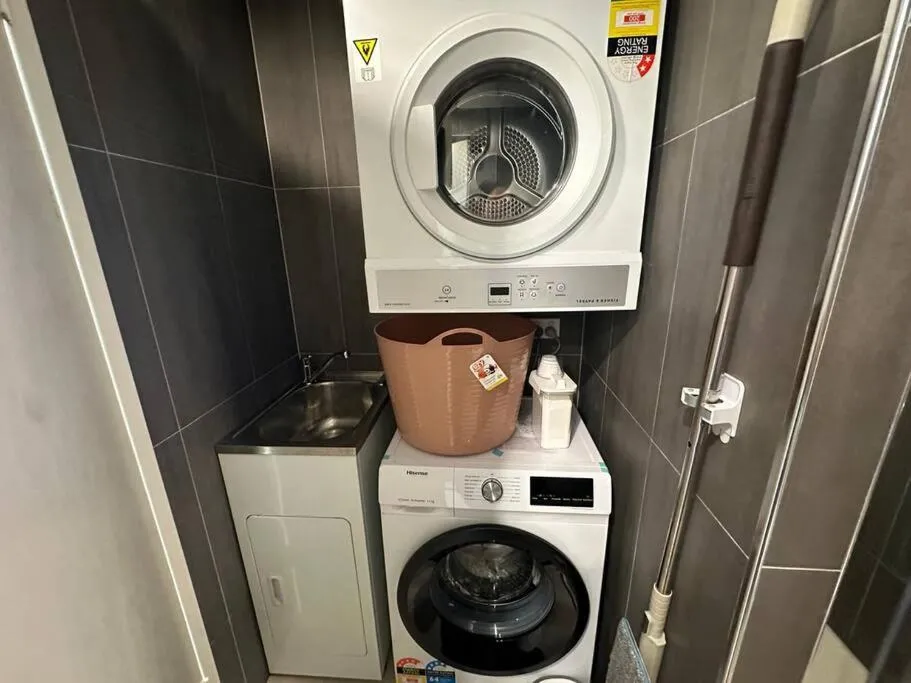 KozyGuru | Blacktown | 3 Bedroom APT