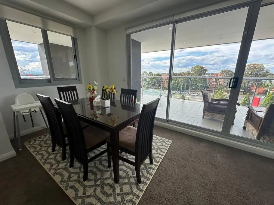 KozyGuru | Blacktown | 3 Bedroom APT