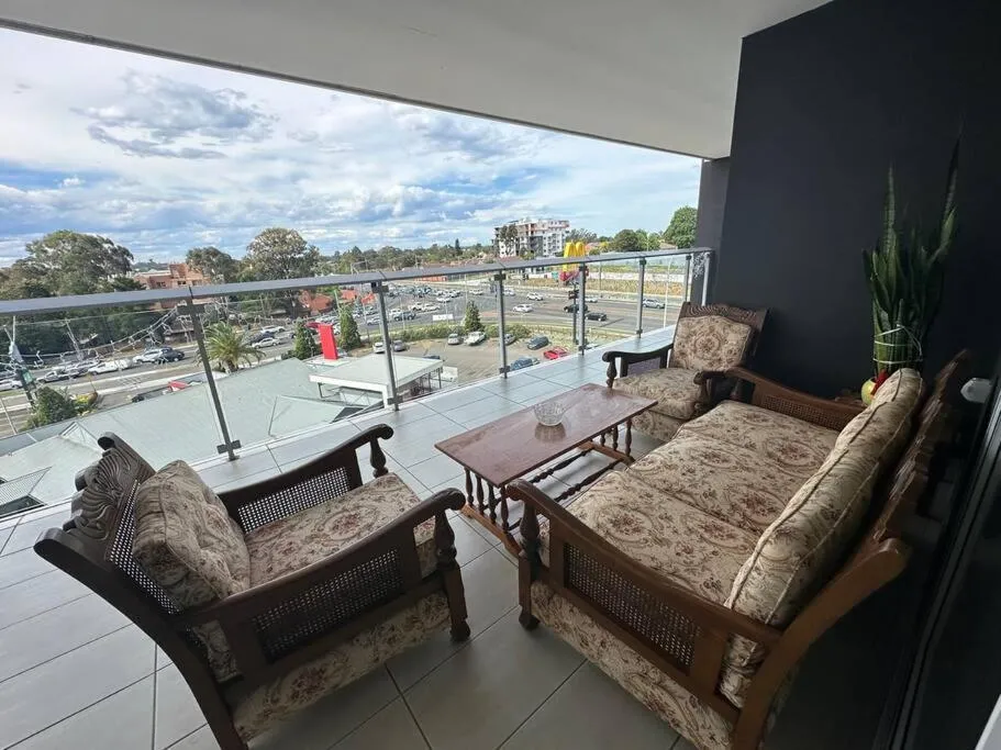 KozyGuru | Blacktown | 3 Bedroom APT