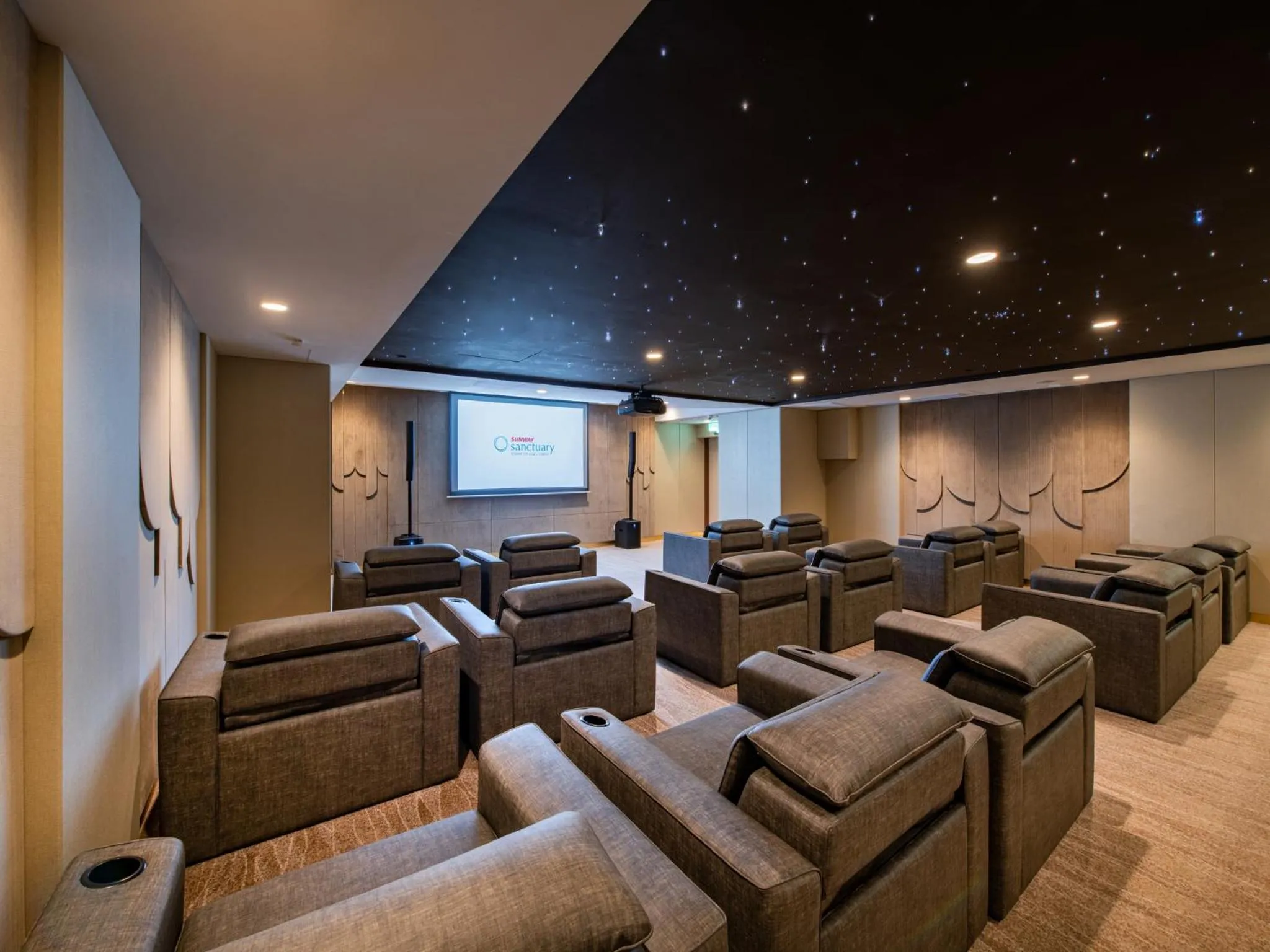 TV and multimedia in Sunway Sanctuary - Seniors Hotel & Residences