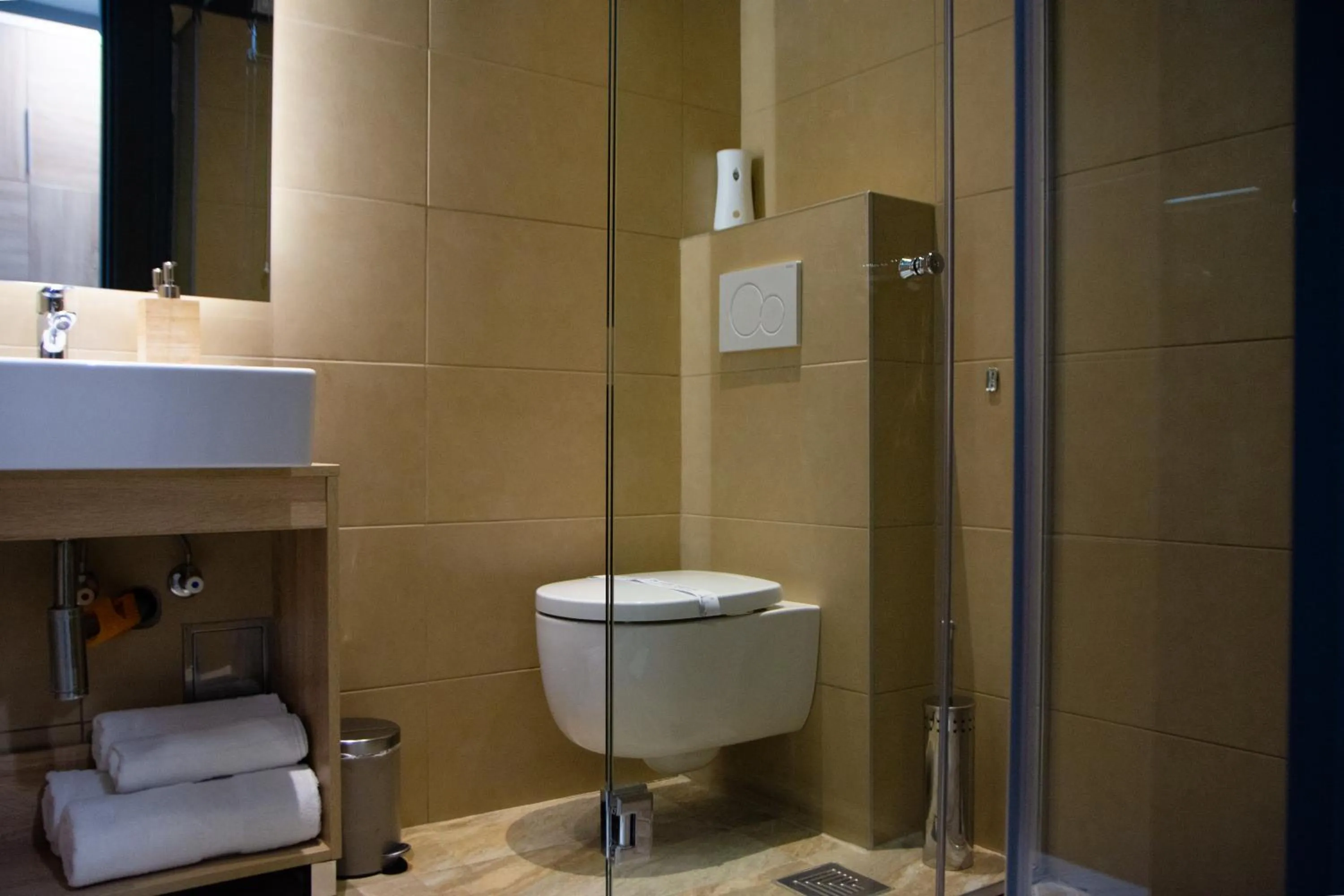 Bathroom in Olivia Rooms