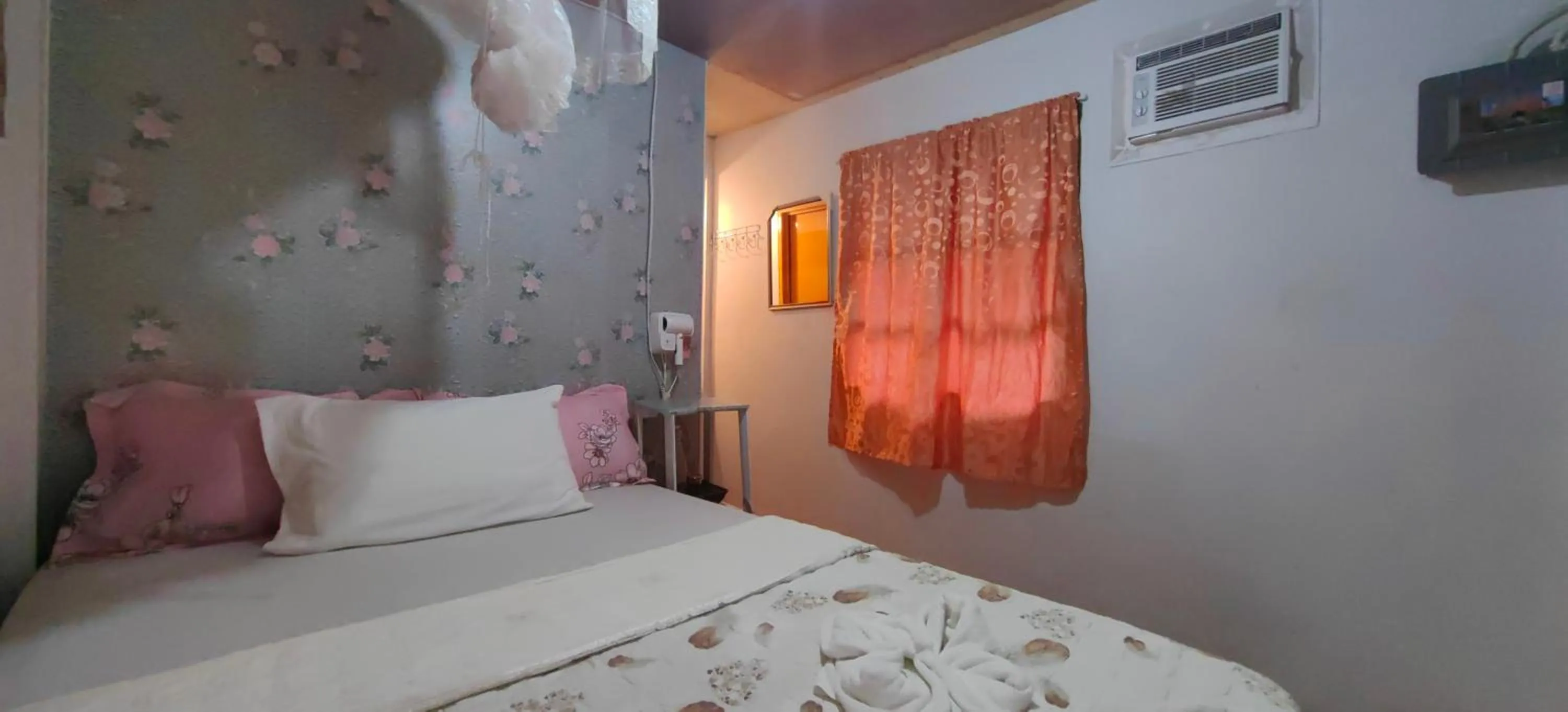 Bedroom, Bed in Eashanti's Place