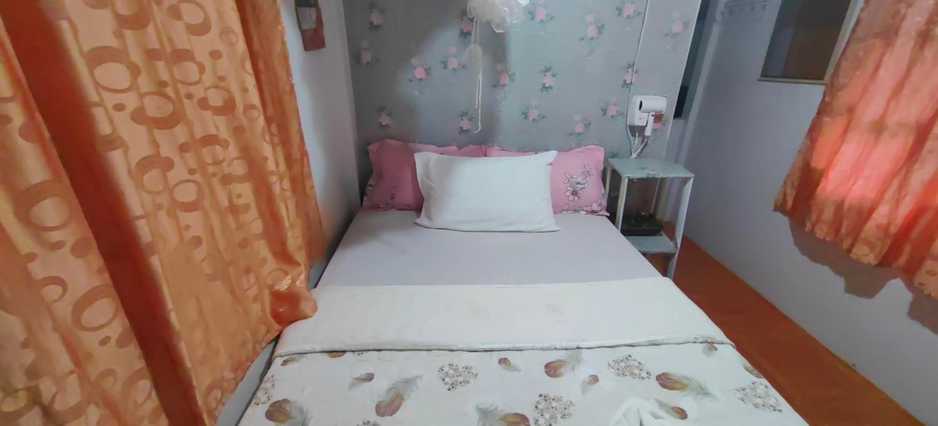 Bedroom, Bed in Eashanti's Place