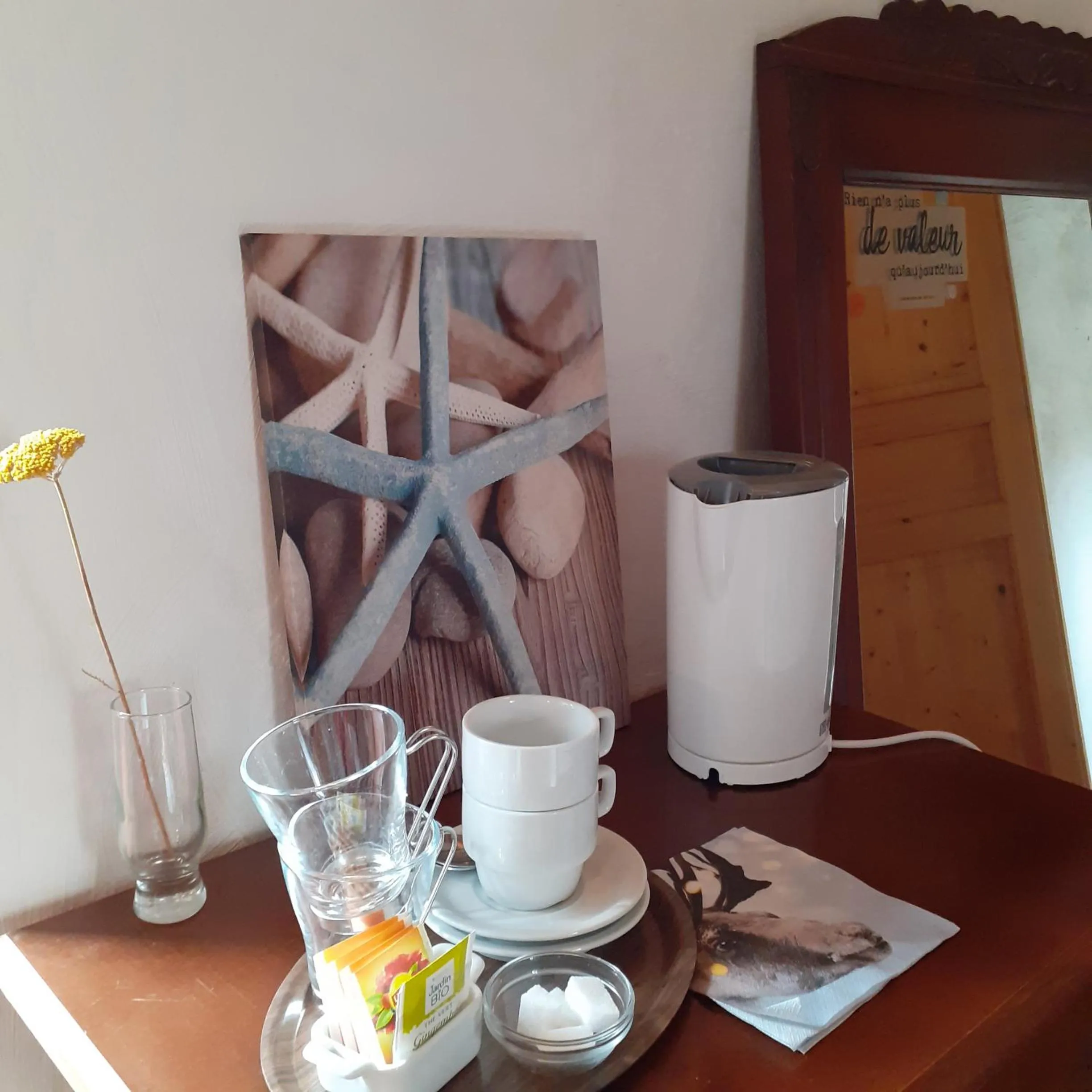 Coffee/tea facilities in Les deux arches