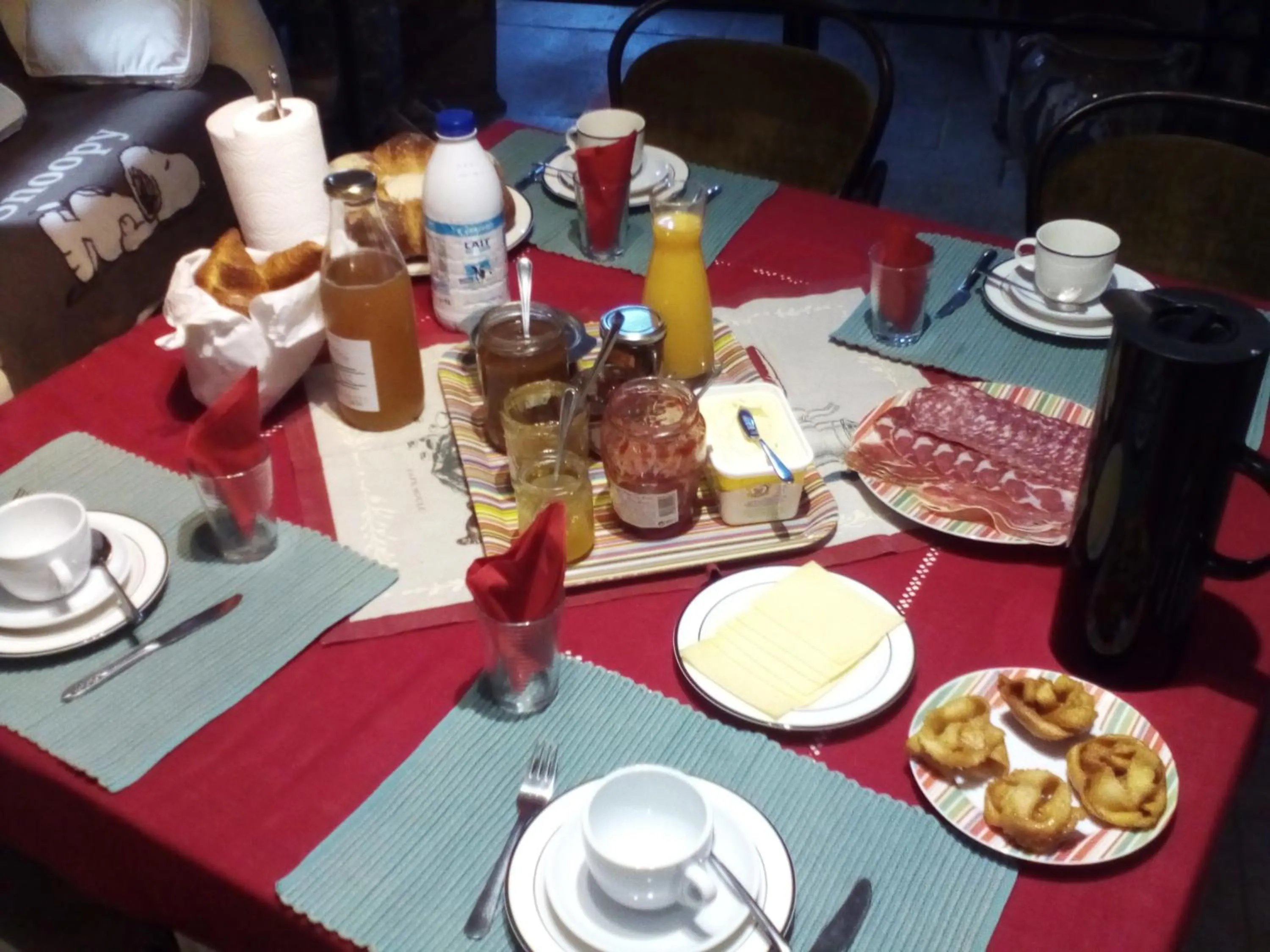 Breakfast in Les deux arches