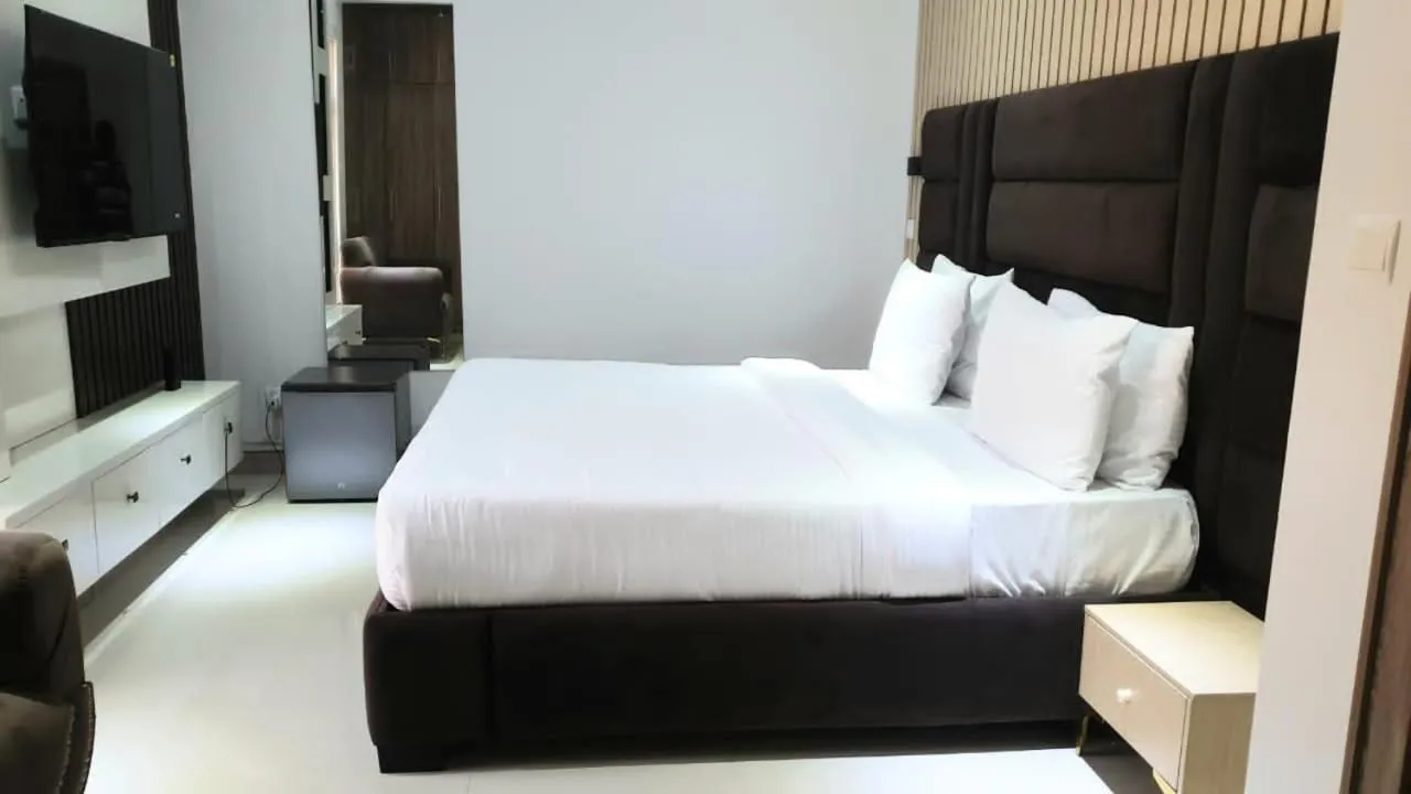 Deluxe Queen Room - single occupancy in Dozubel Hotel