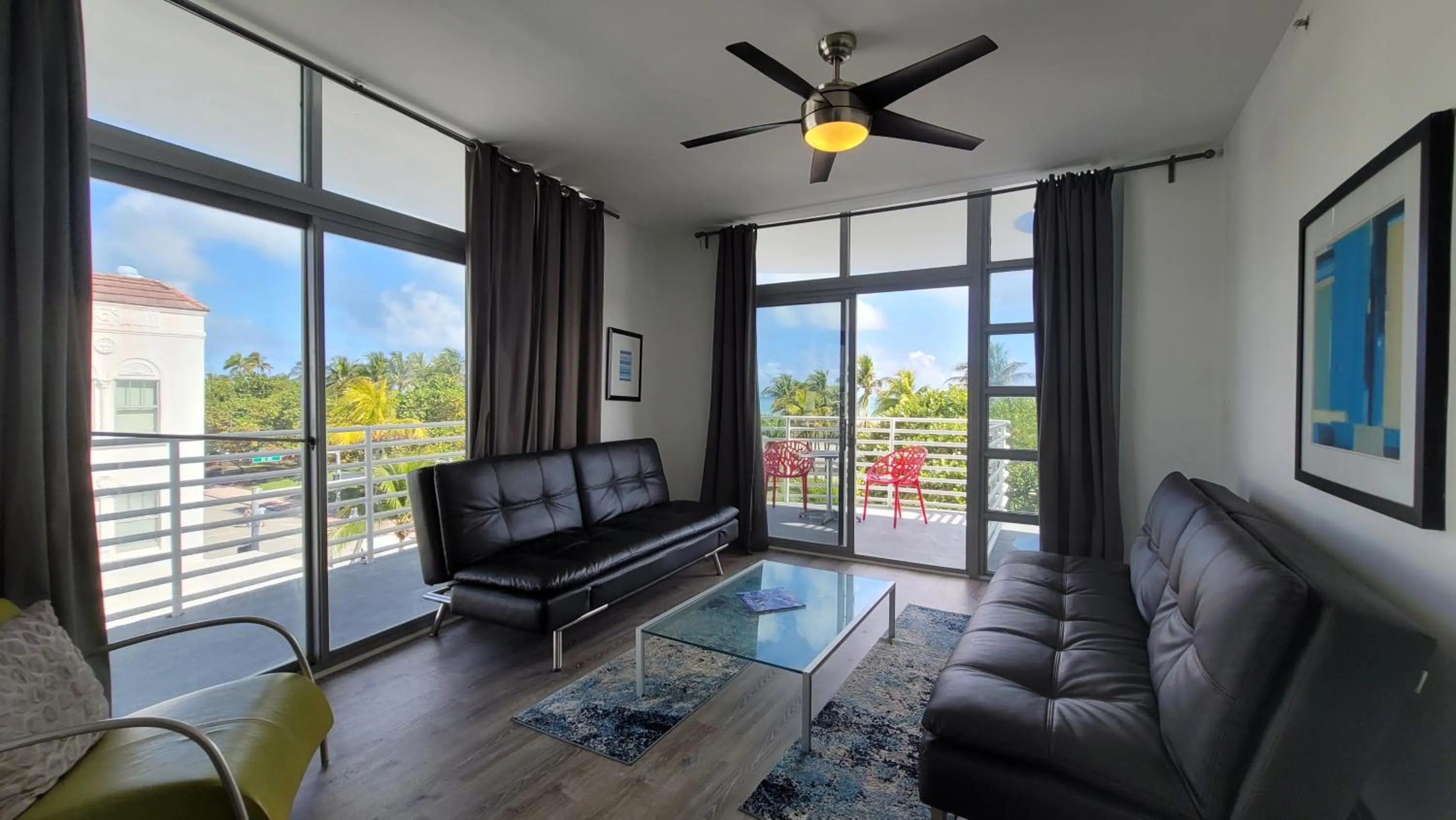 Strand Ocean Drive Suites