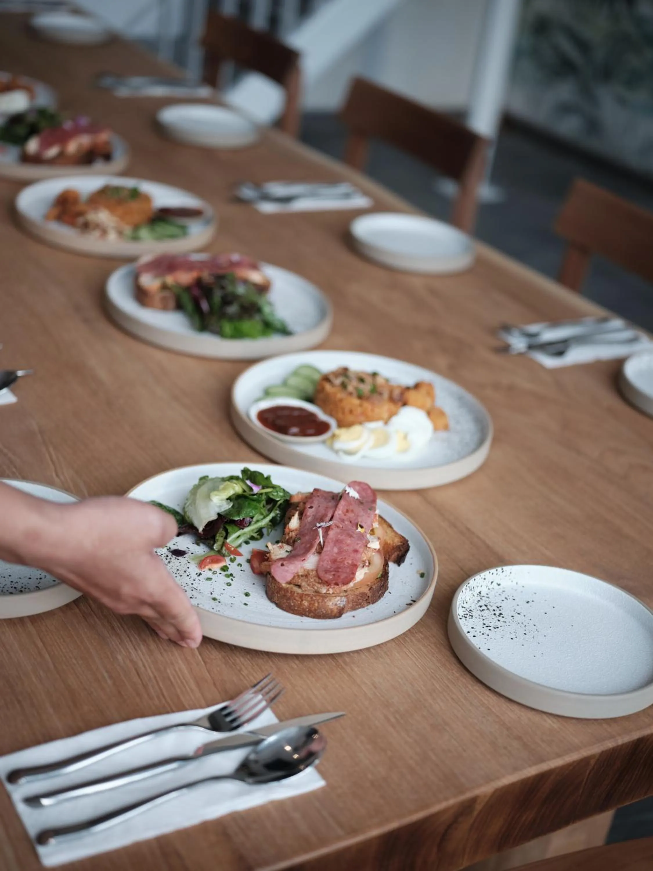 Restaurant/places to eat in Lloyd's Inn Kuala Lumpur