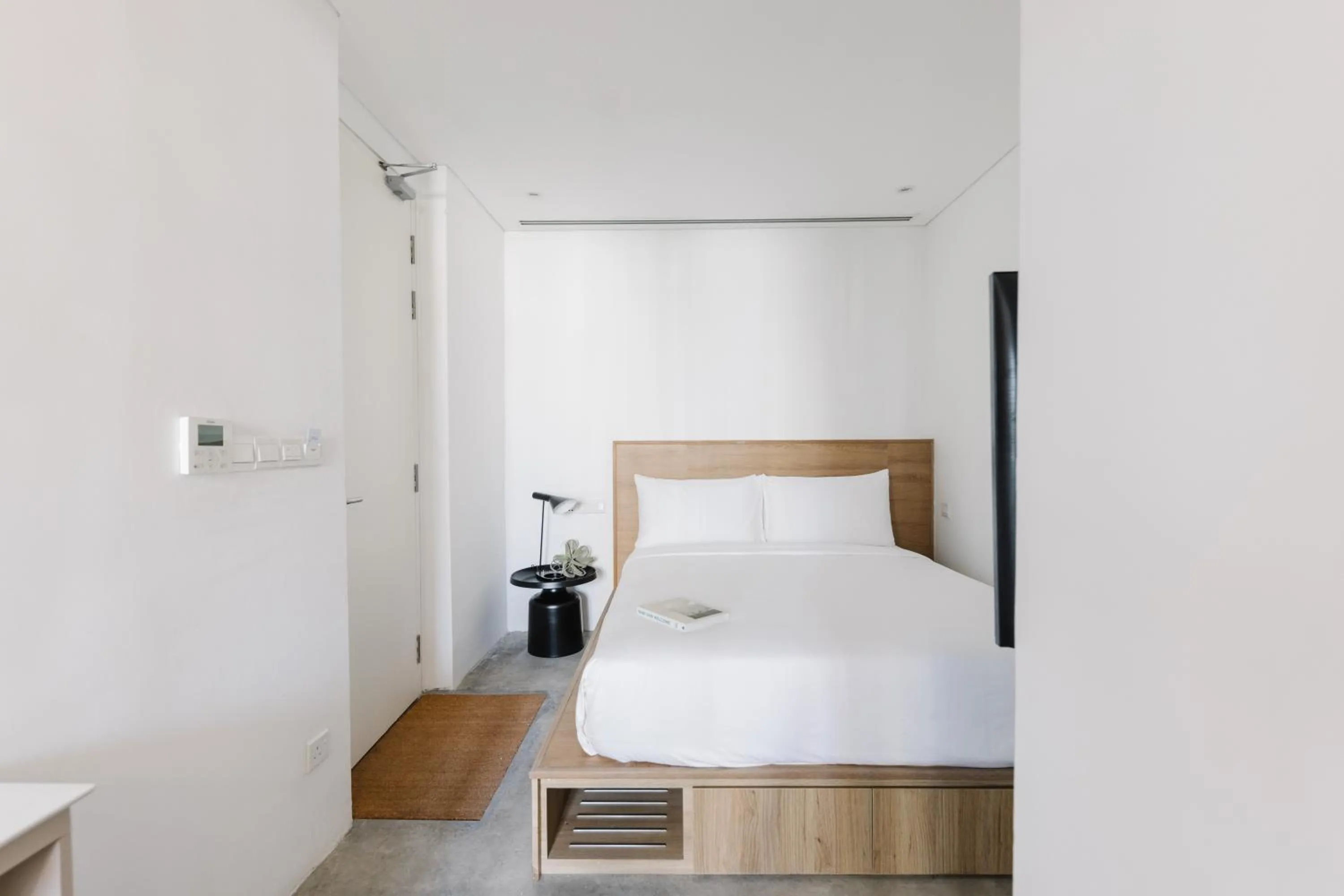 Bed in Lloyd's Inn Kuala Lumpur