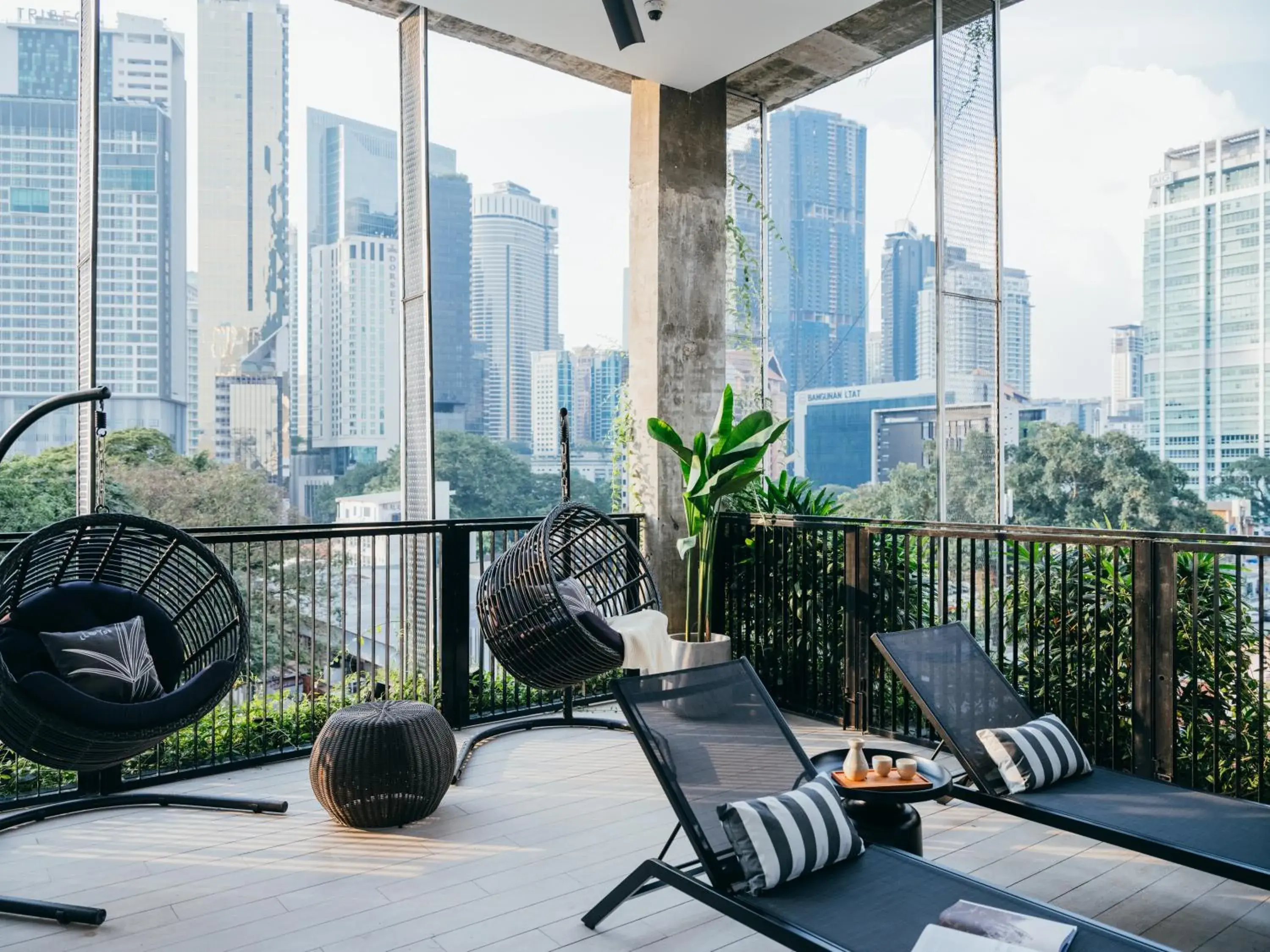 Swimming pool in Lloyd's Inn Kuala Lumpur Swimming pool in Lloyd's Inn Kuala Lumpur
