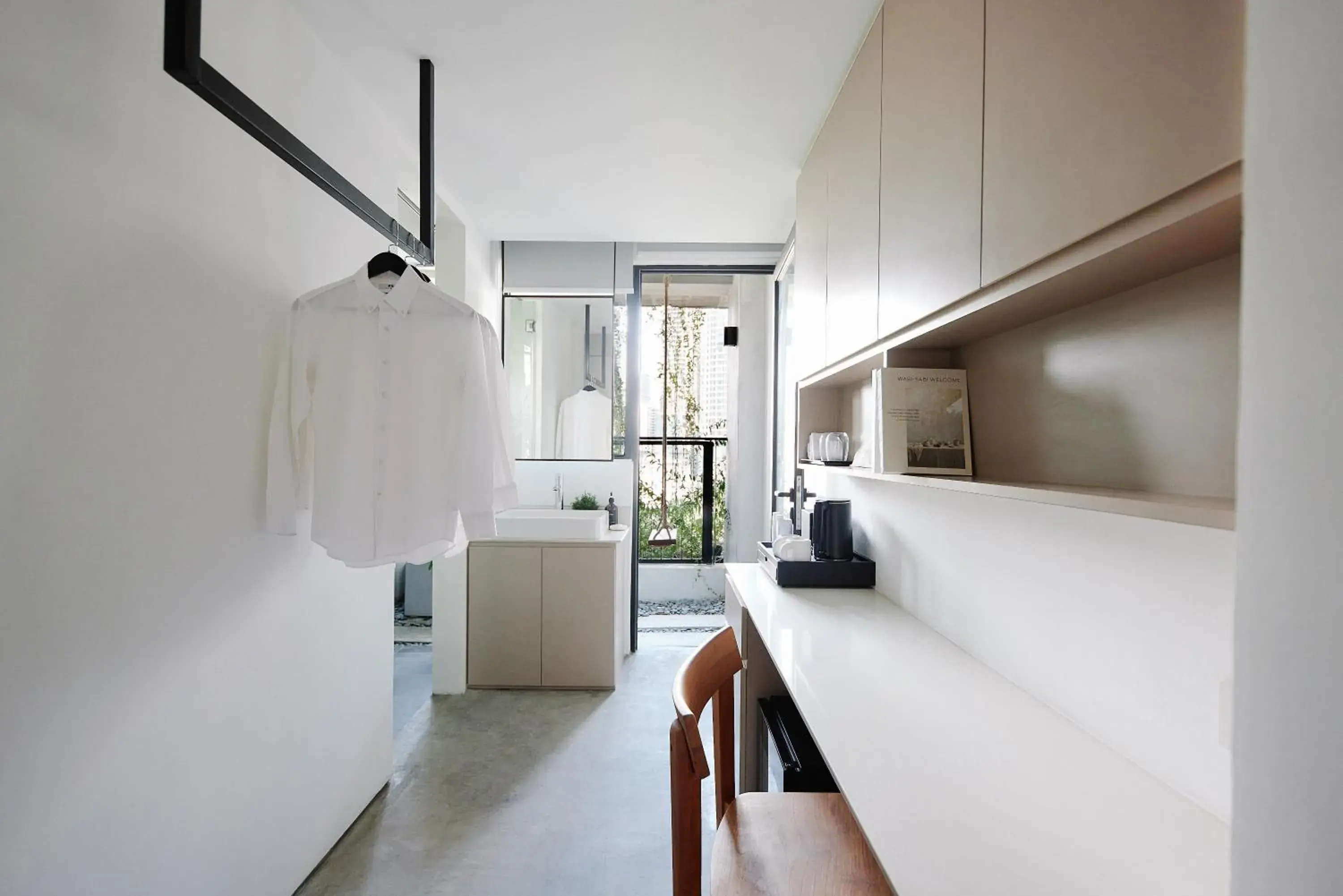 Seating area, Bed in Lloyd's Inn Kuala Lumpur Seating area, Bed in Lloyd's Inn Kuala Lumpur