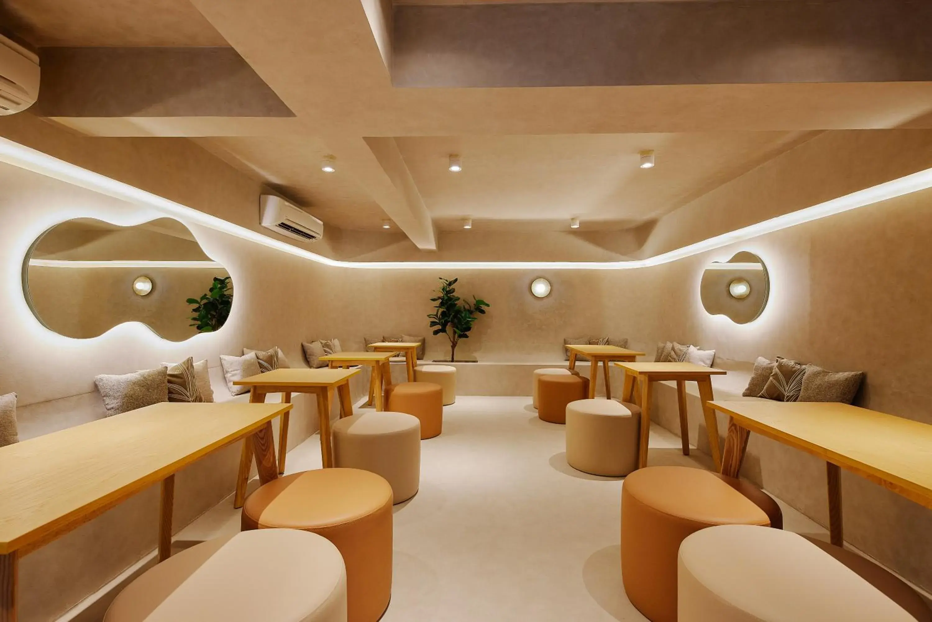 Restaurant/places to eat in Lloyd's Inn Kuala Lumpur Restaurant/places to eat in Lloyd's Inn Kuala Lumpur