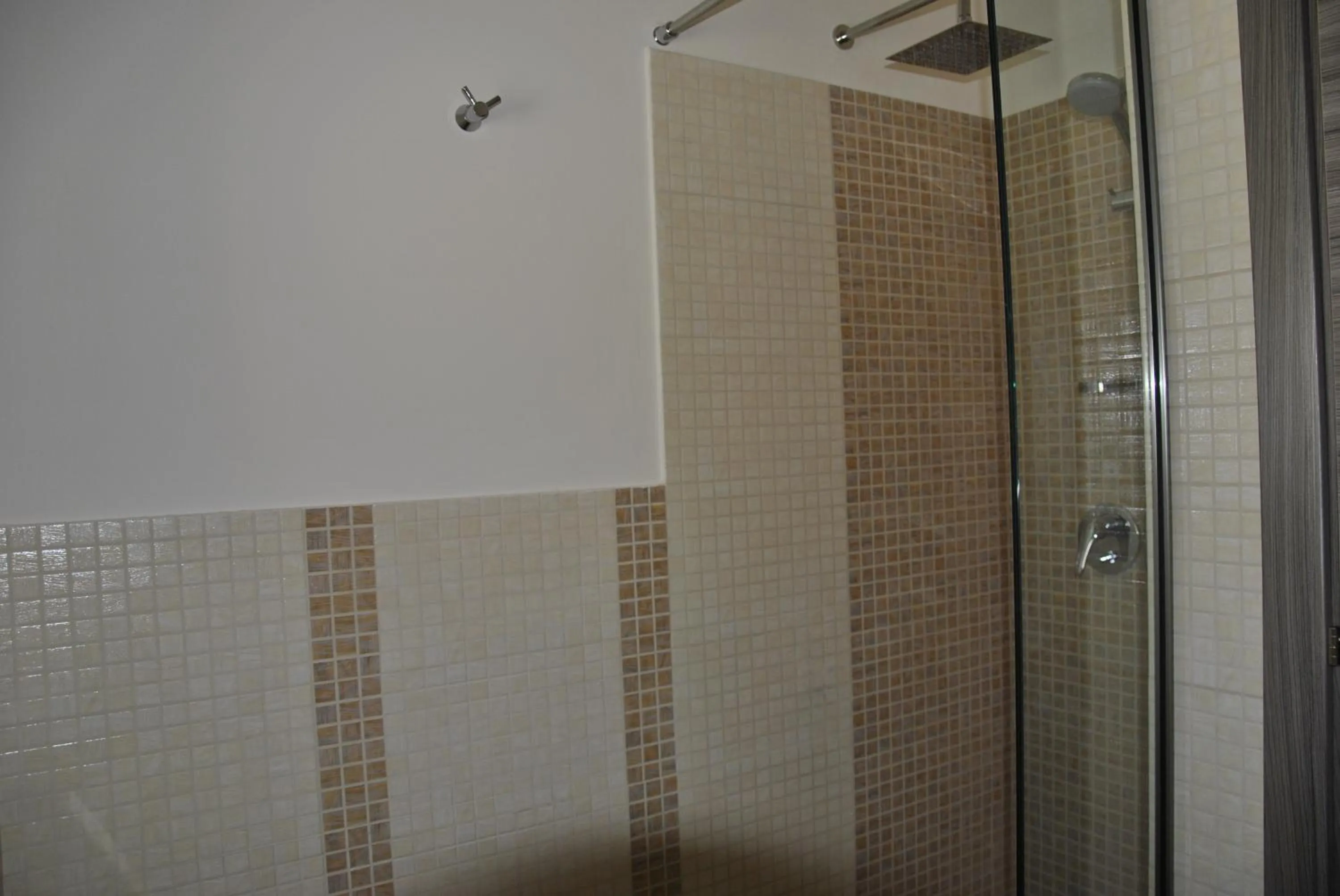 Shower in Casa Natia