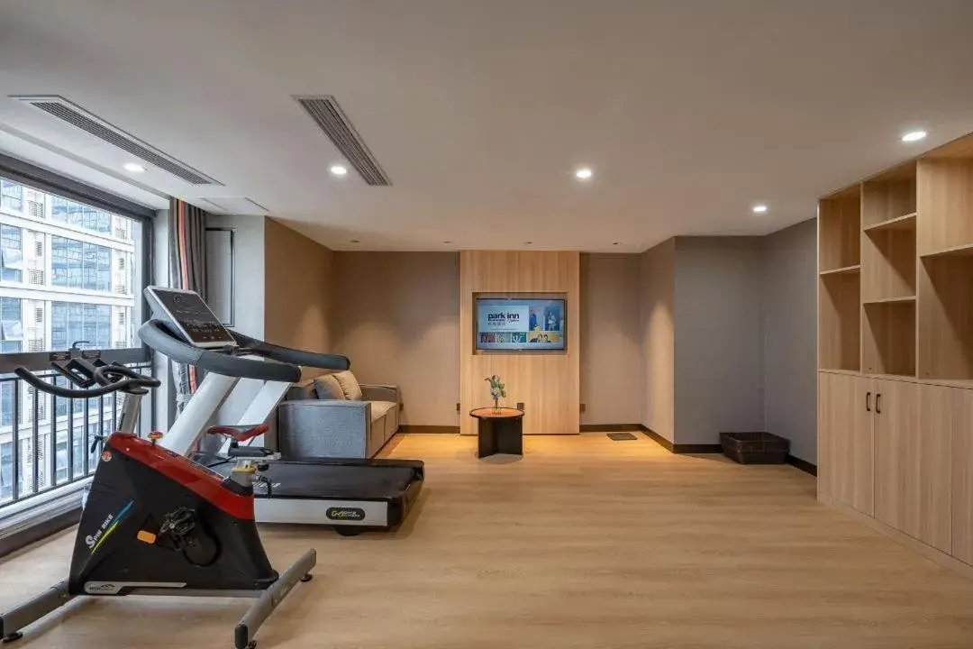 Fitness centre/facilities in Park Inn by Radisson Chongqing Yuelai International Expo Center Fitness centre/facilities in Park Inn by Radisson Chongqing Yuelai International Expo Center