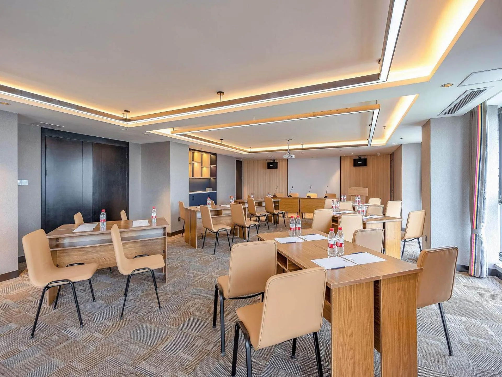 Meeting/conference room in Park Inn by Radisson Chongqing Yuelai International Expo Center