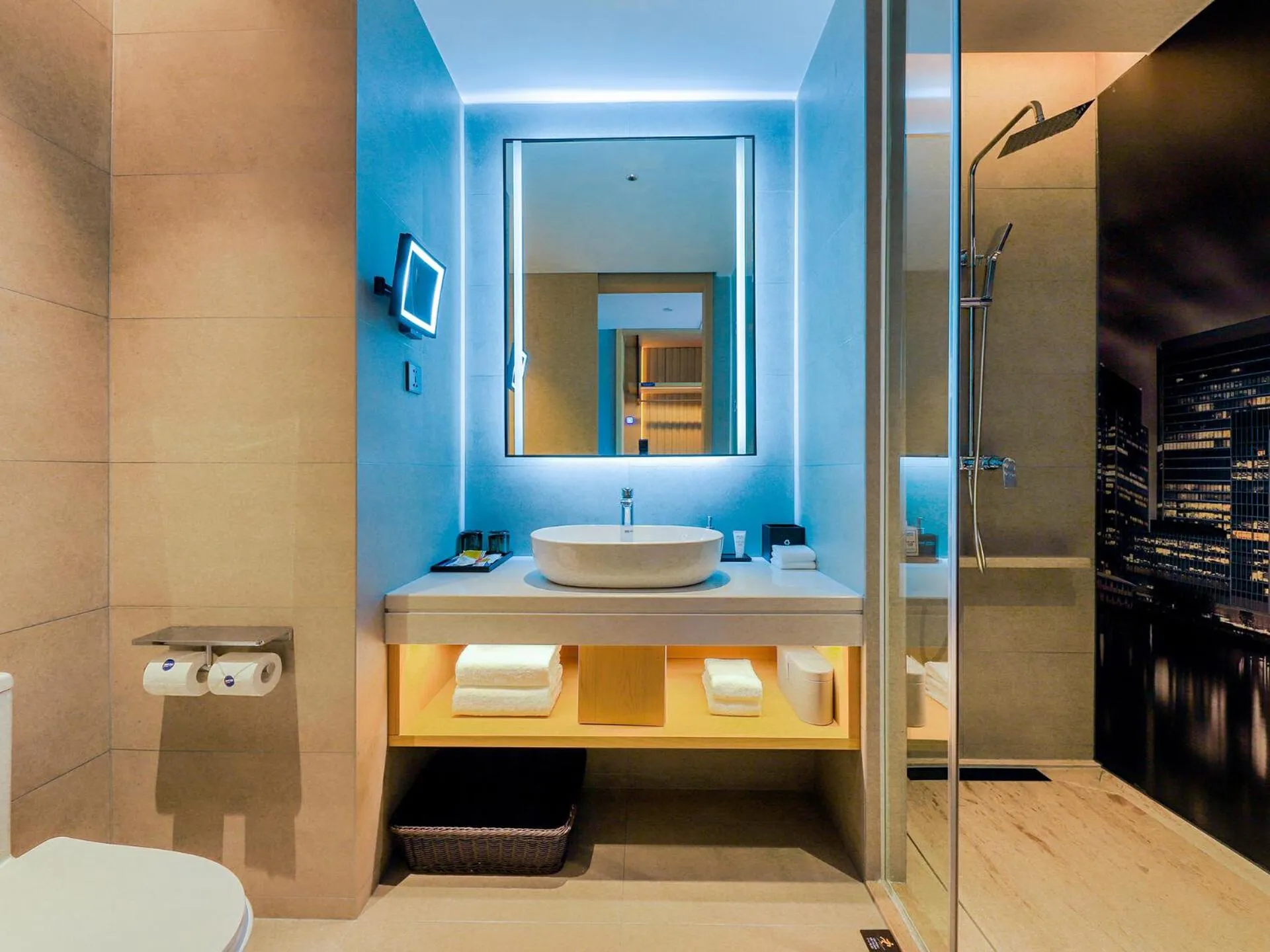 Bathroom in Park Inn by Radisson Zhuhai Gaolan Port