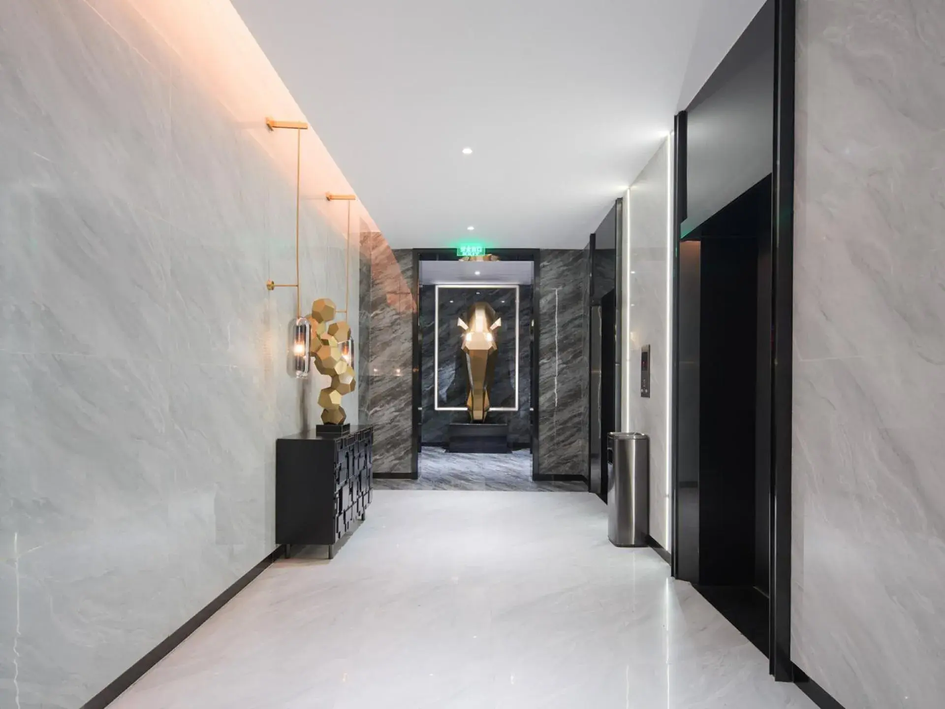 Park Inn by Radisson Hanzhong Central Square & High speed rail station Park Inn by Radisson Hanzhong Central Square & High speed rail station
