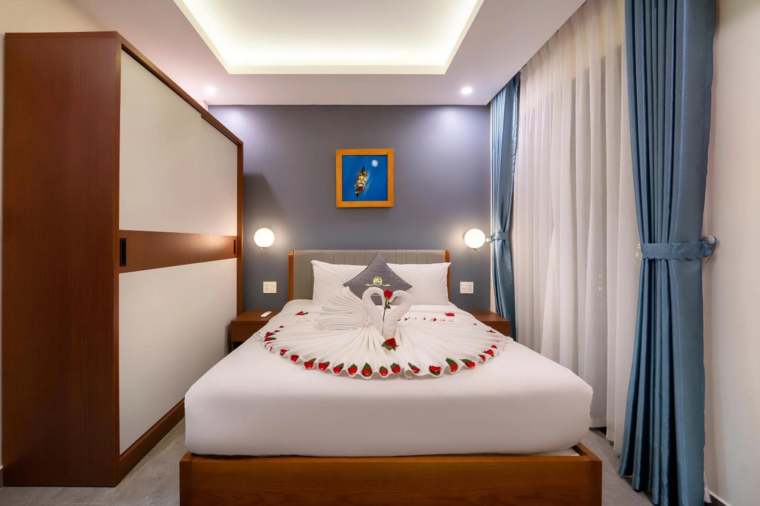 wedding, Bed in Full Moon Apartments & Villa - Hoi An