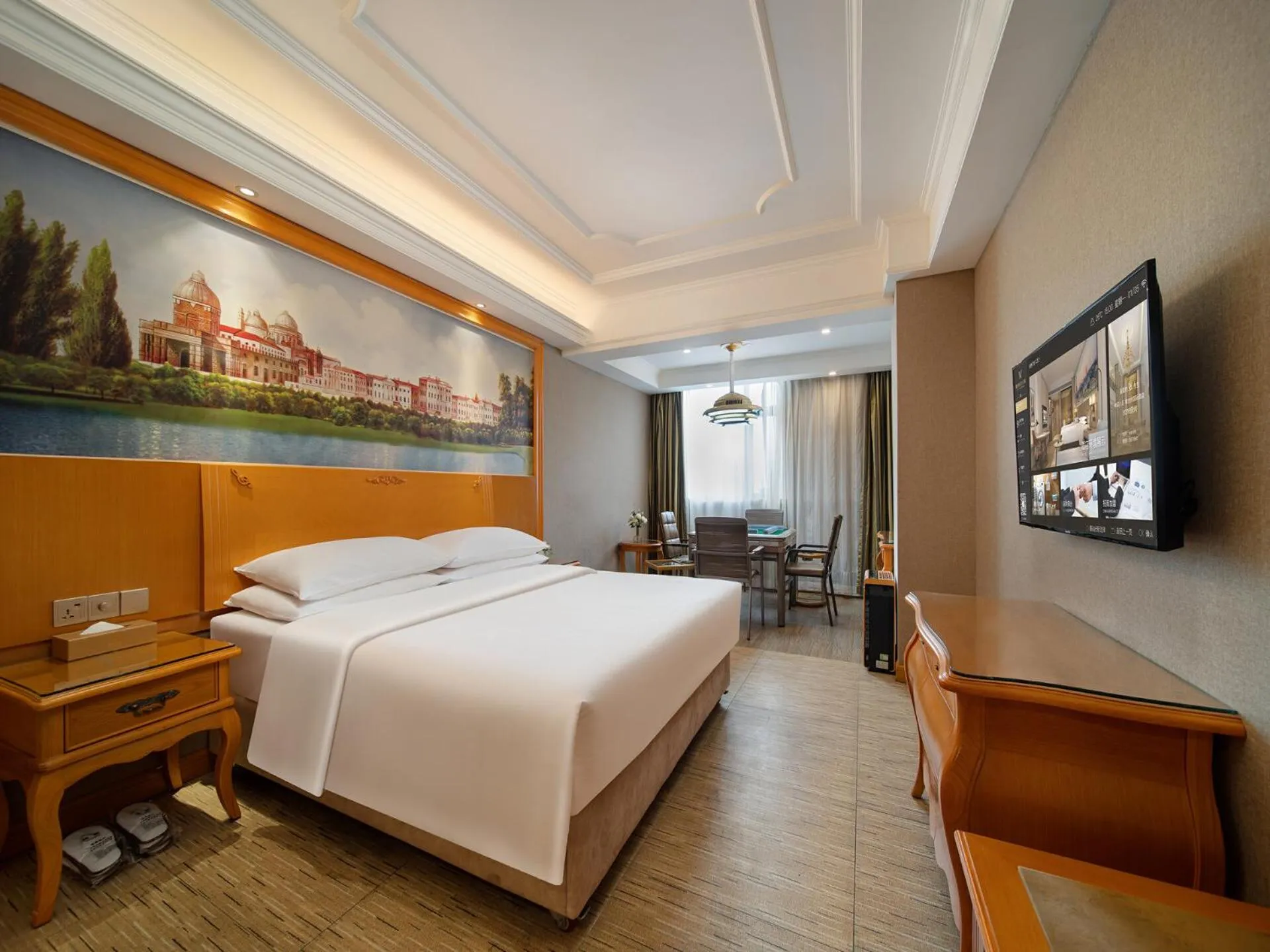 Bed in Vienna International Hotel Shenzhen Longhua Xiken