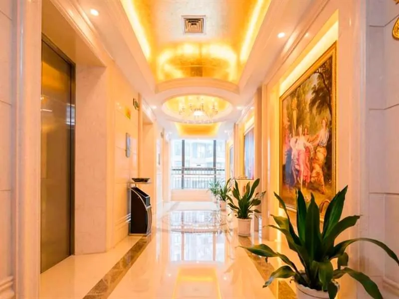 Vienna International Hotel Shenzhen Xiashuijing Metro Station