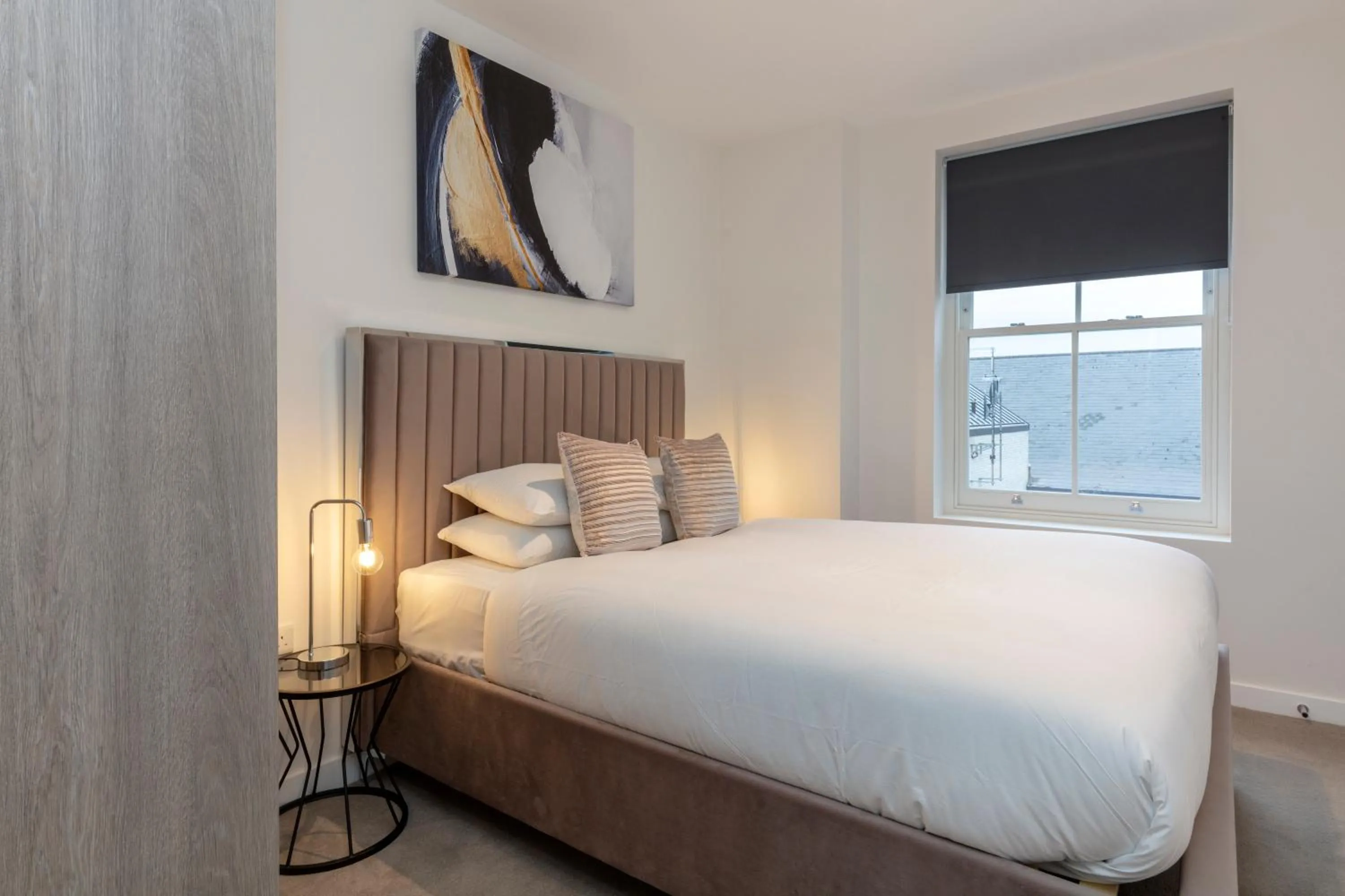 Bed in Deluxe North Central London Apartment