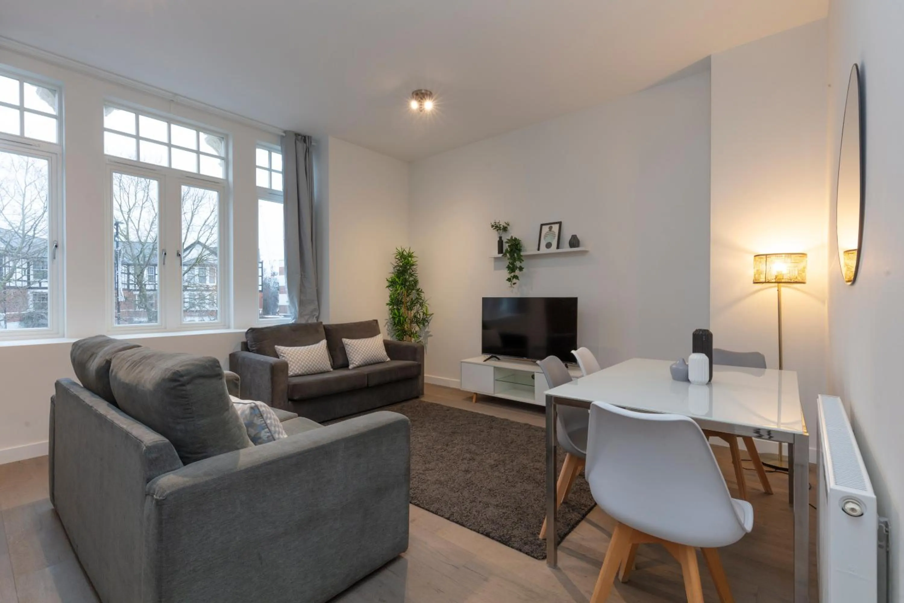 Deluxe North Central London Apartment