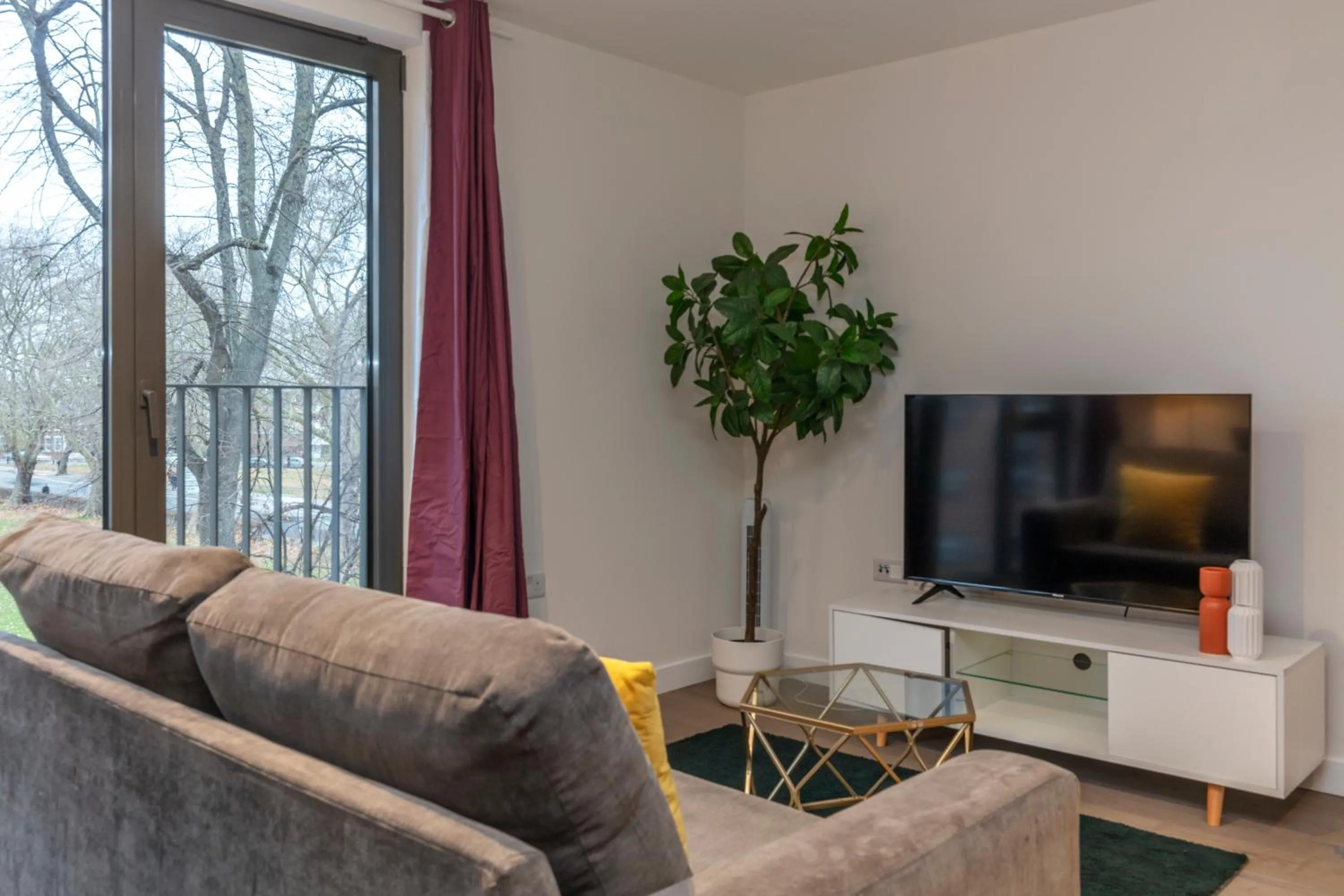 Deluxe North Central London Apartment