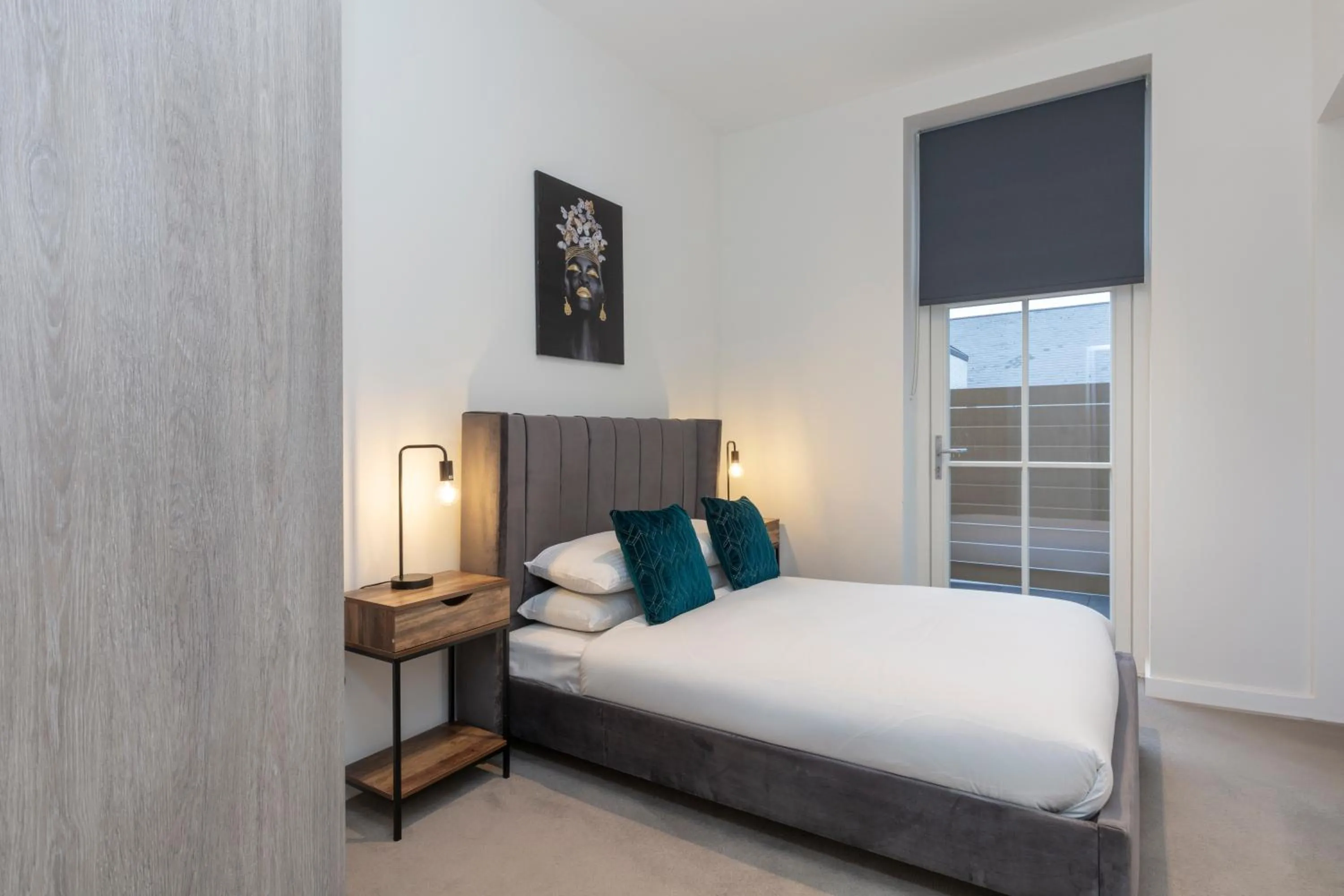 Bed in Deluxe North Central London Apartment