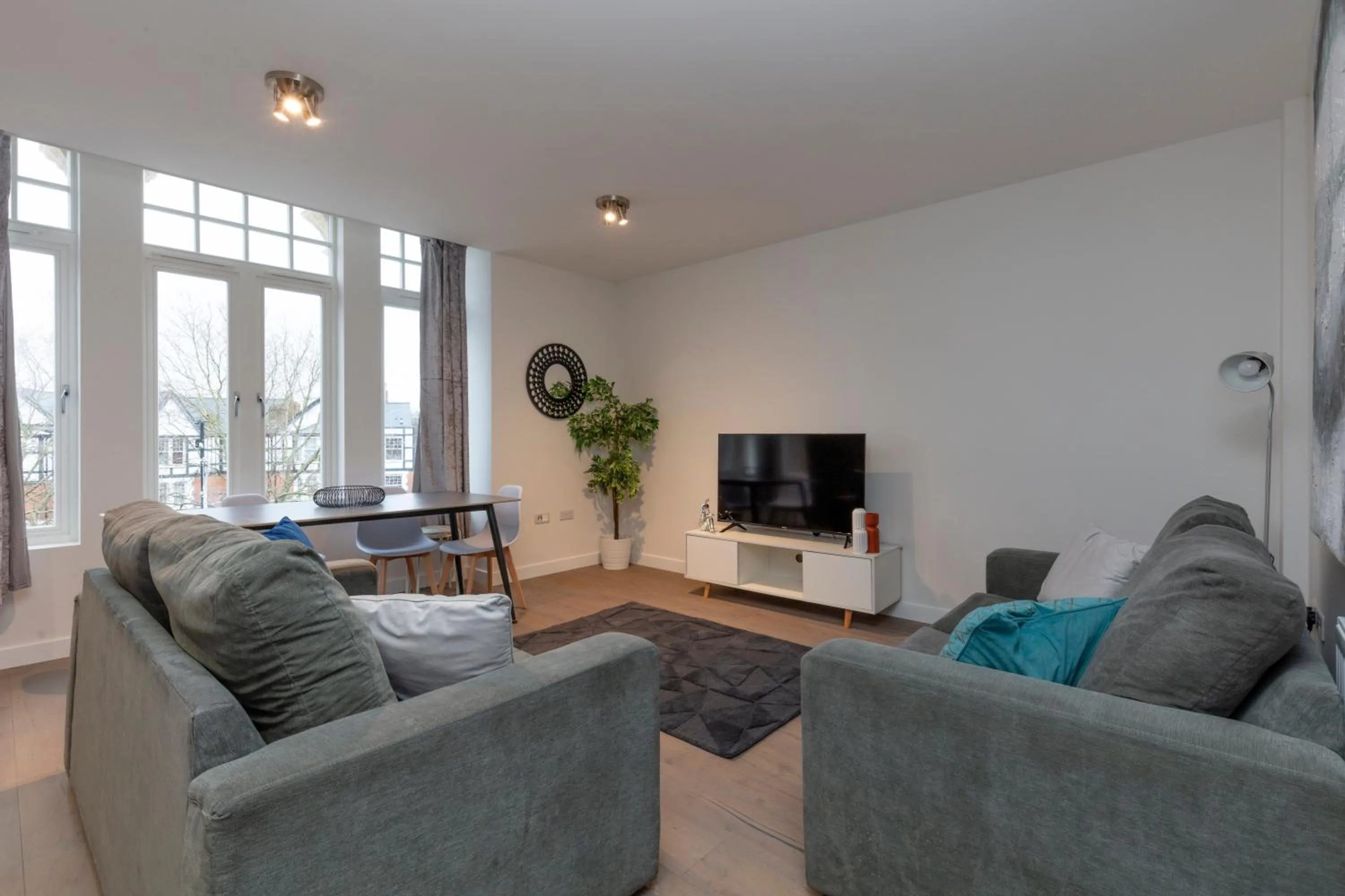 Deluxe North Central London Apartment