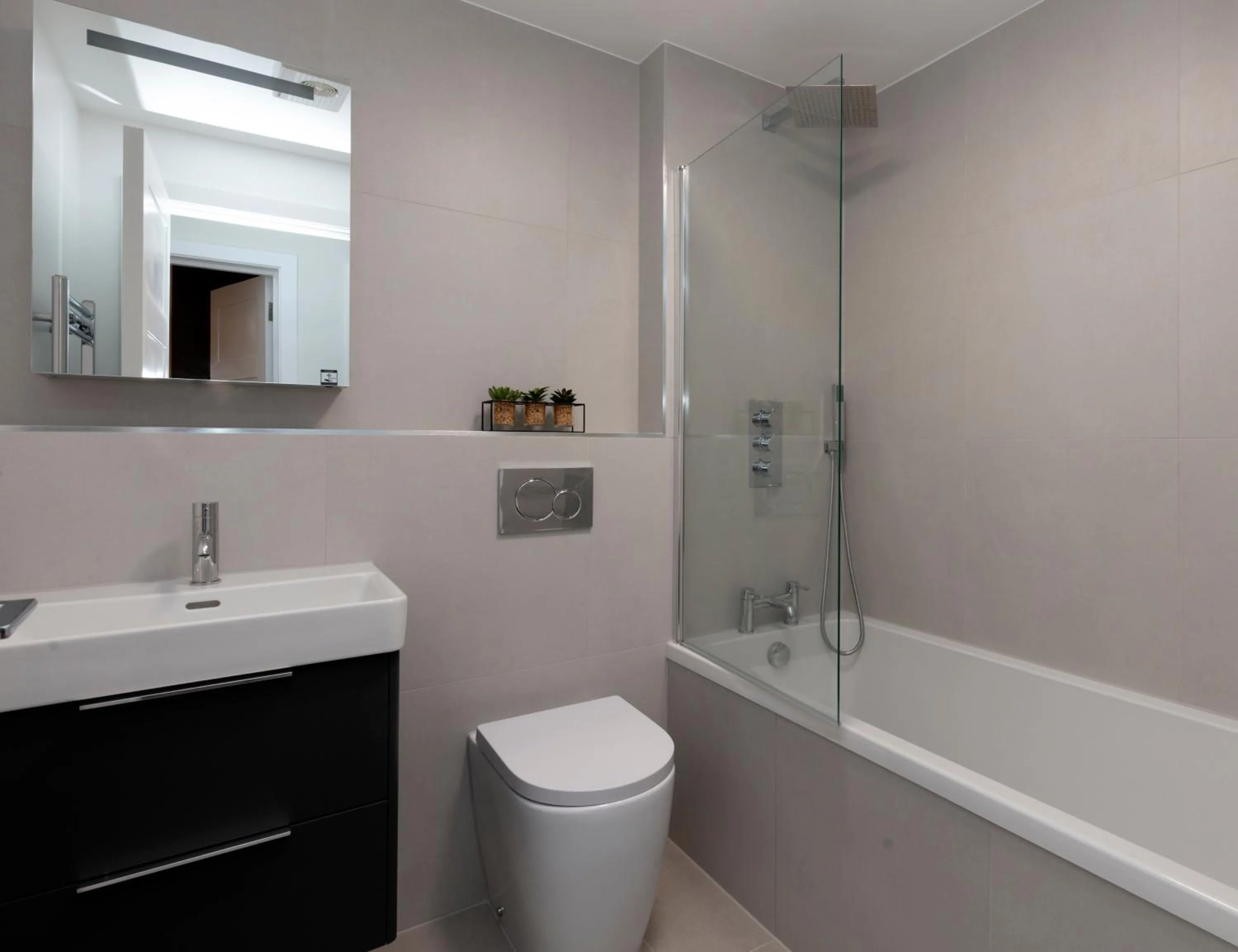 Deluxe North Central London Apartment