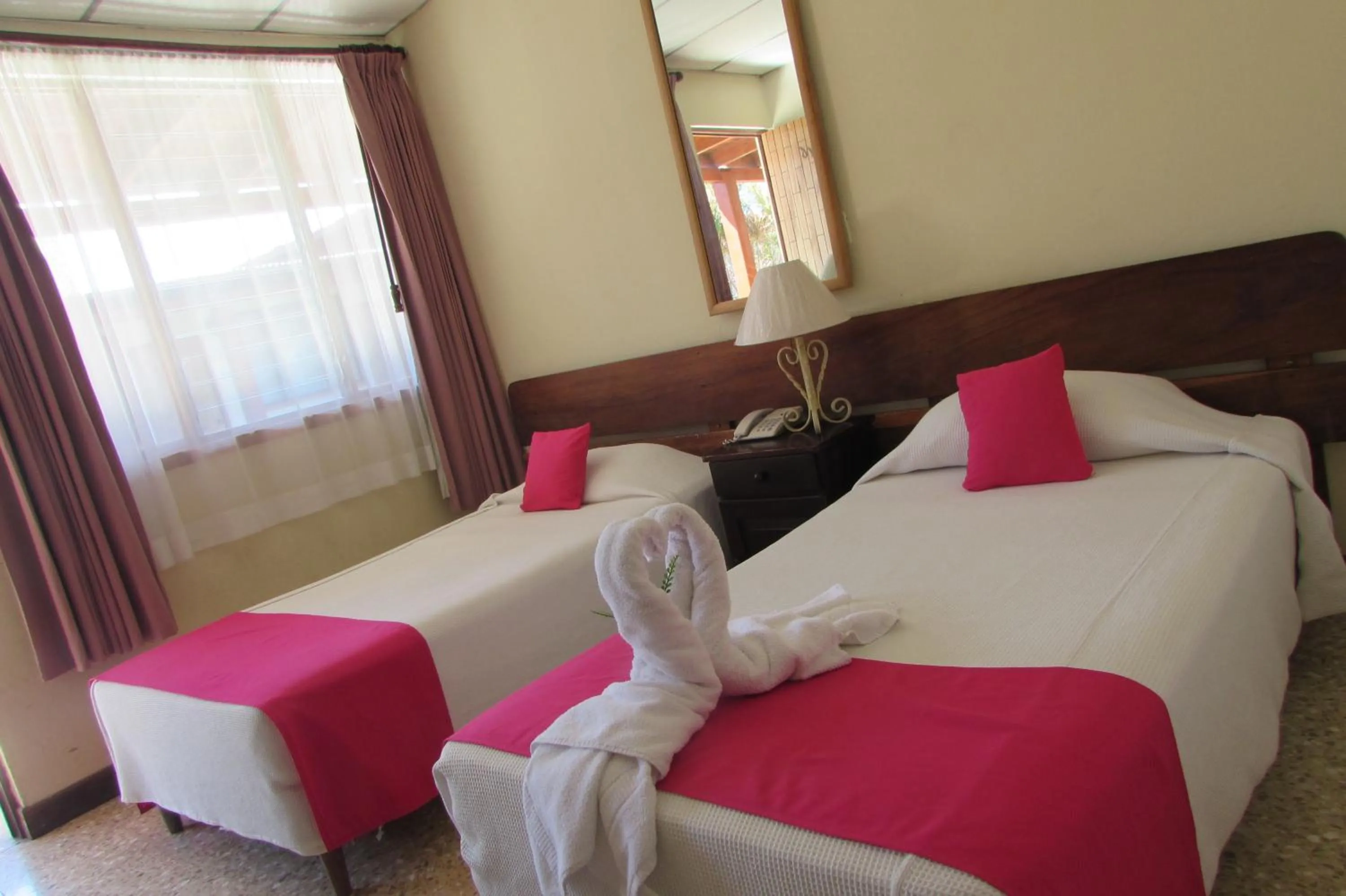 Bedroom, Bed in Hotel La Siesta