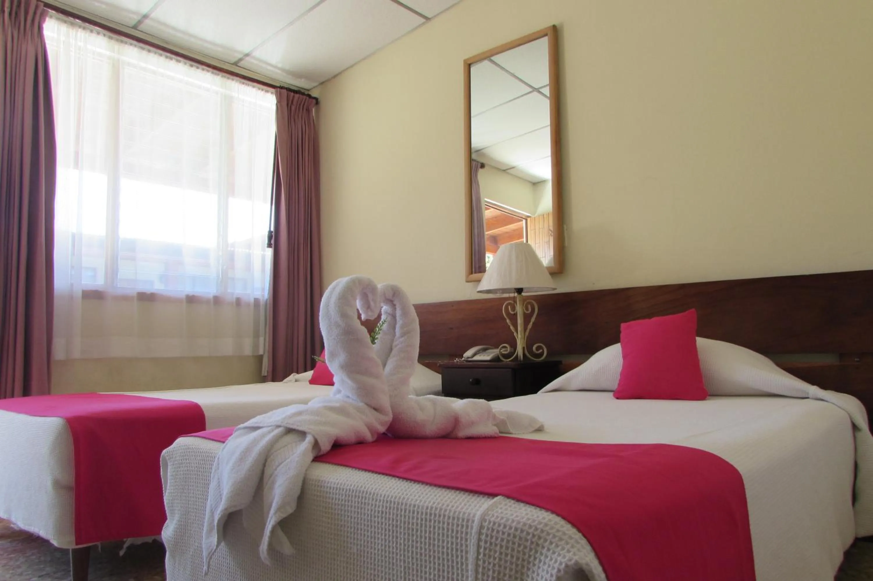Bedroom, Bed in Hotel La Siesta