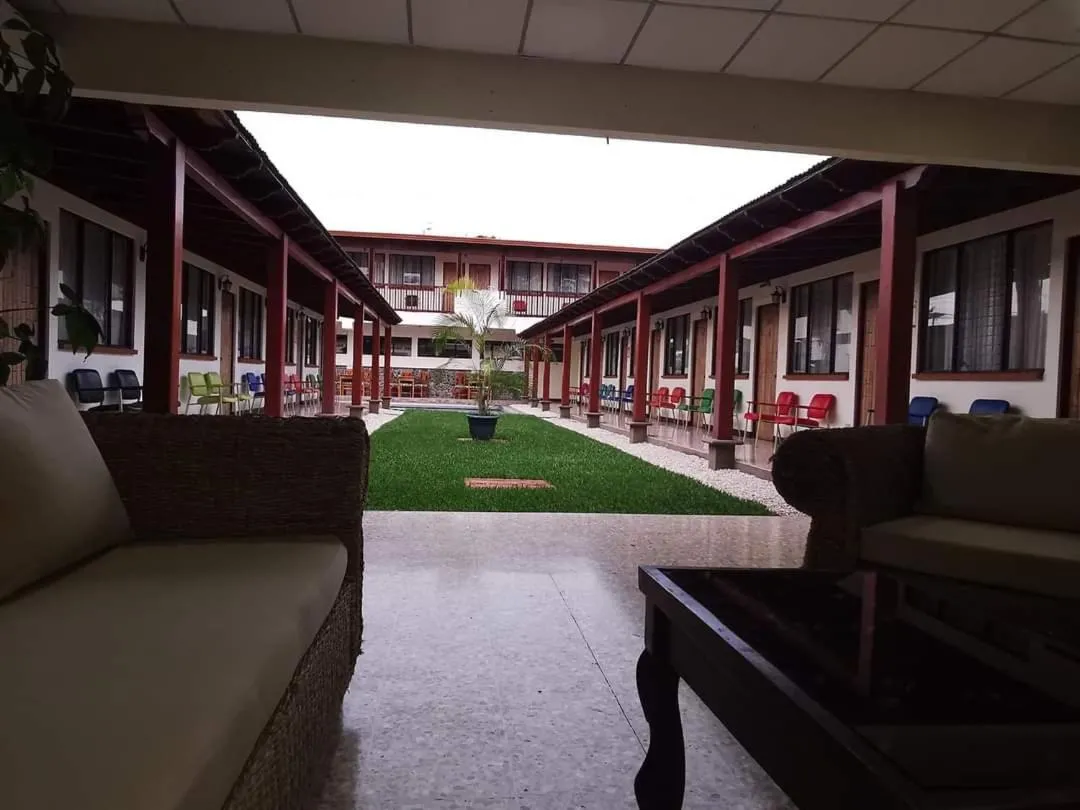Patio in Hotel La Siesta