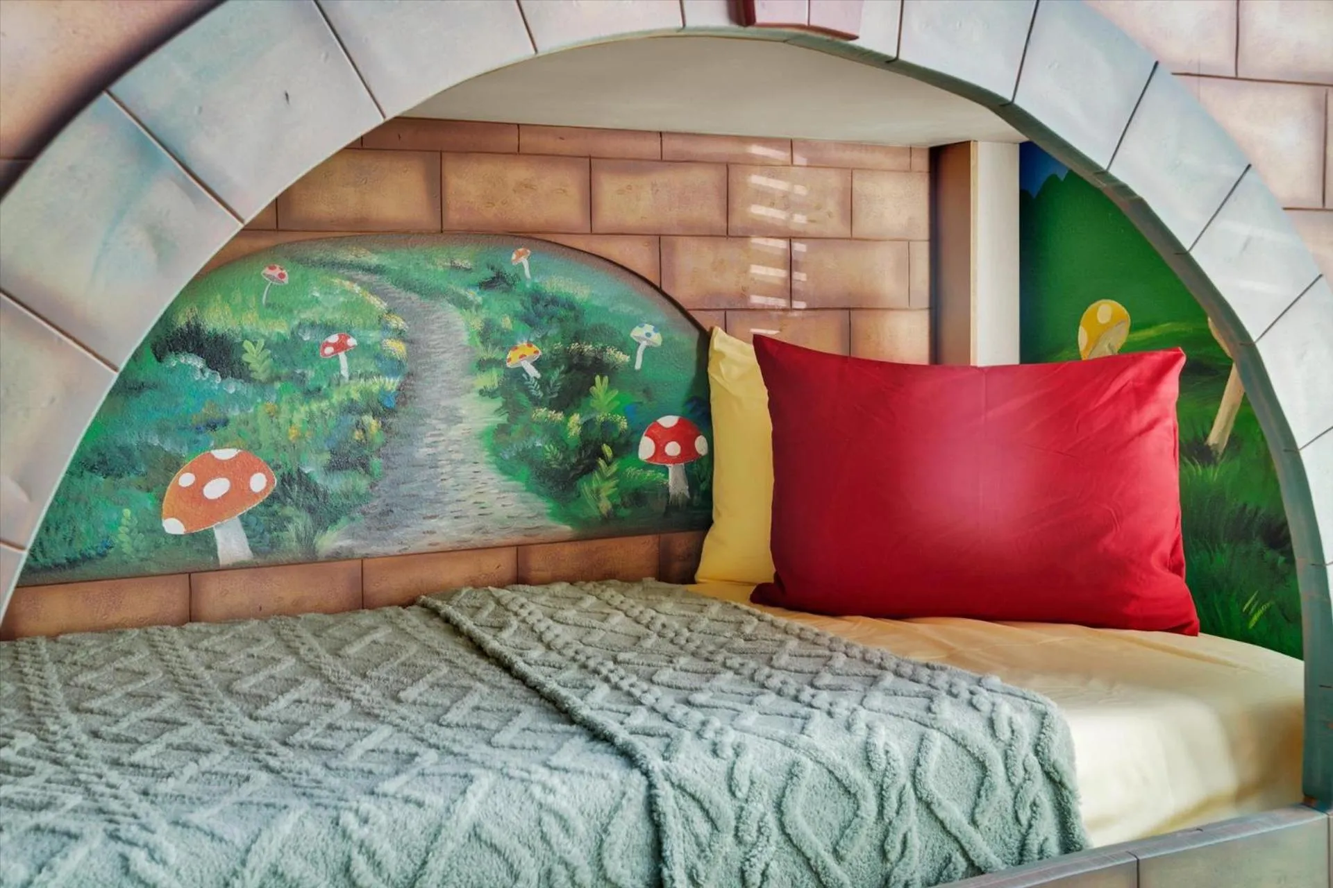 Bedroom, Bed in 3074 Mahalo