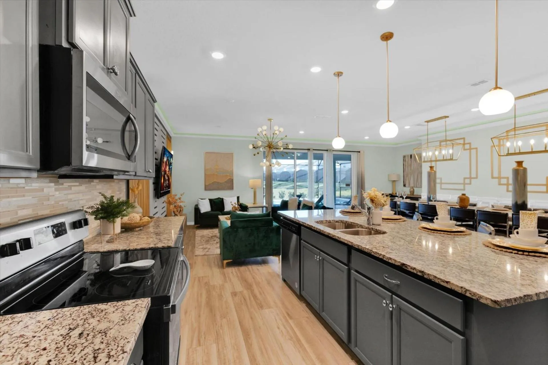 Kitchen or kitchenette in 3074 Mahalo