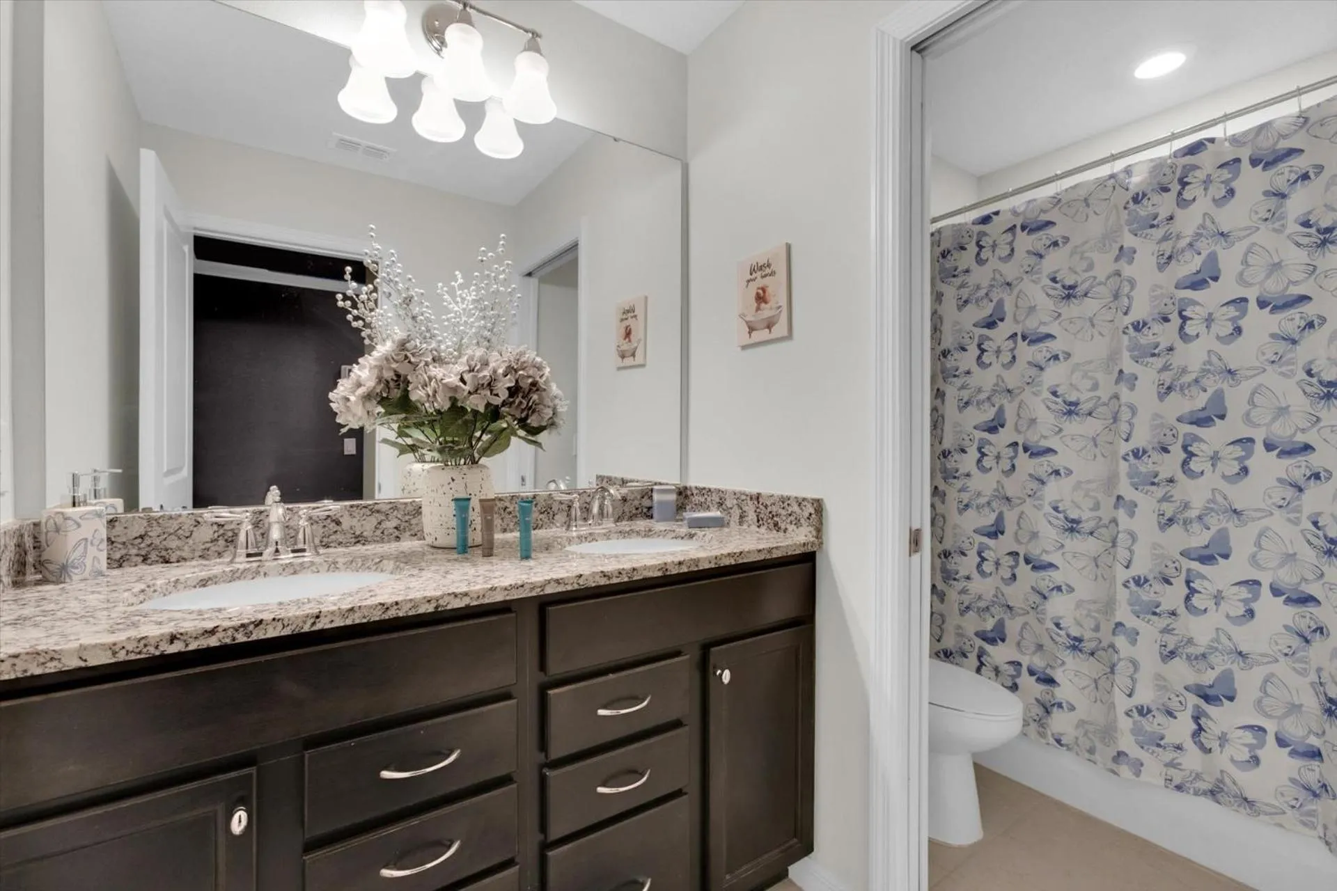 Bathroom in 3074 Mahalo