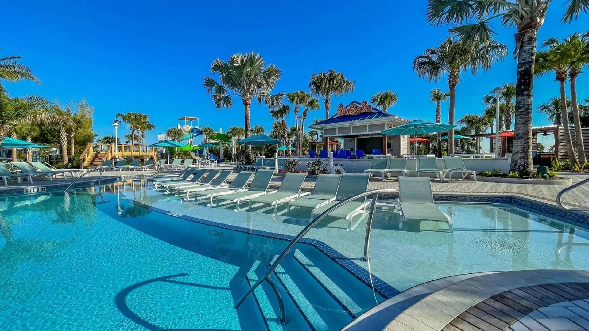 Swimming pool in 3074 Mahalo