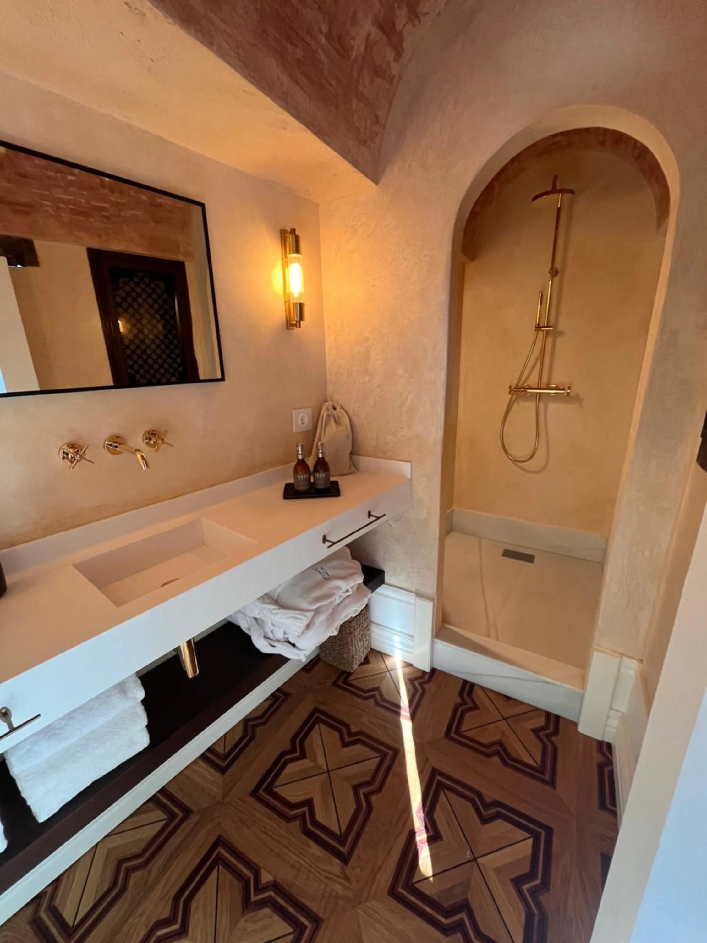 Bathroom, Bed in La Casa JuanRanas