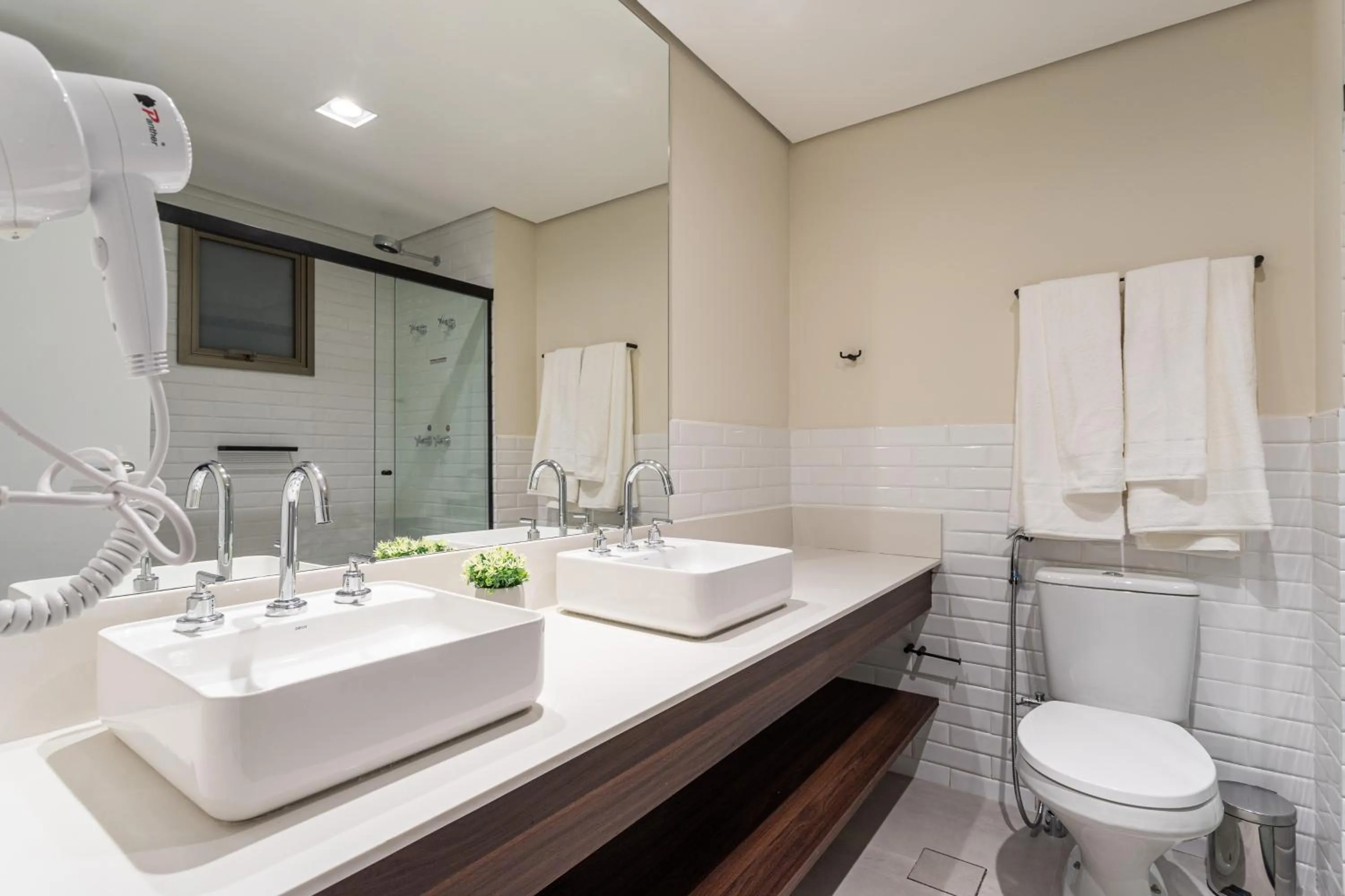 Shower in Iconyc House of Charlie