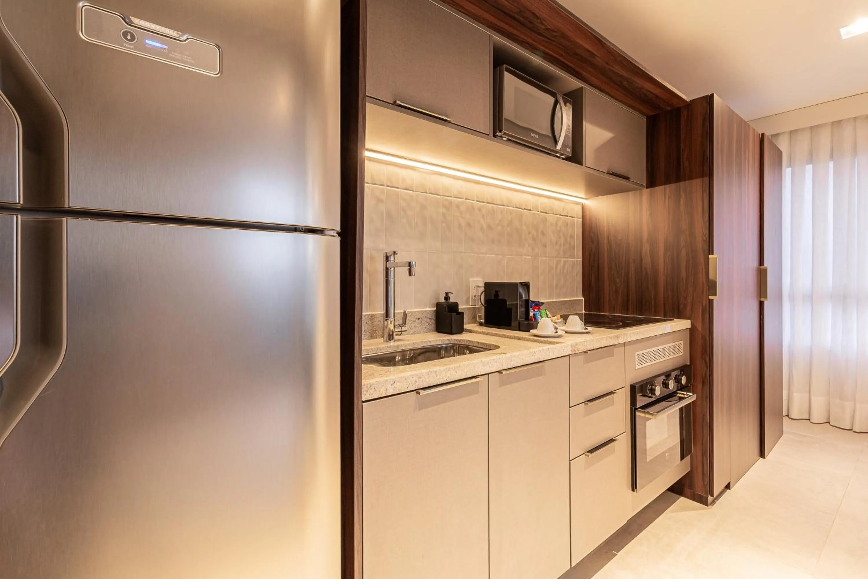 Coffee/tea facilities in Iconyc House of Charlie