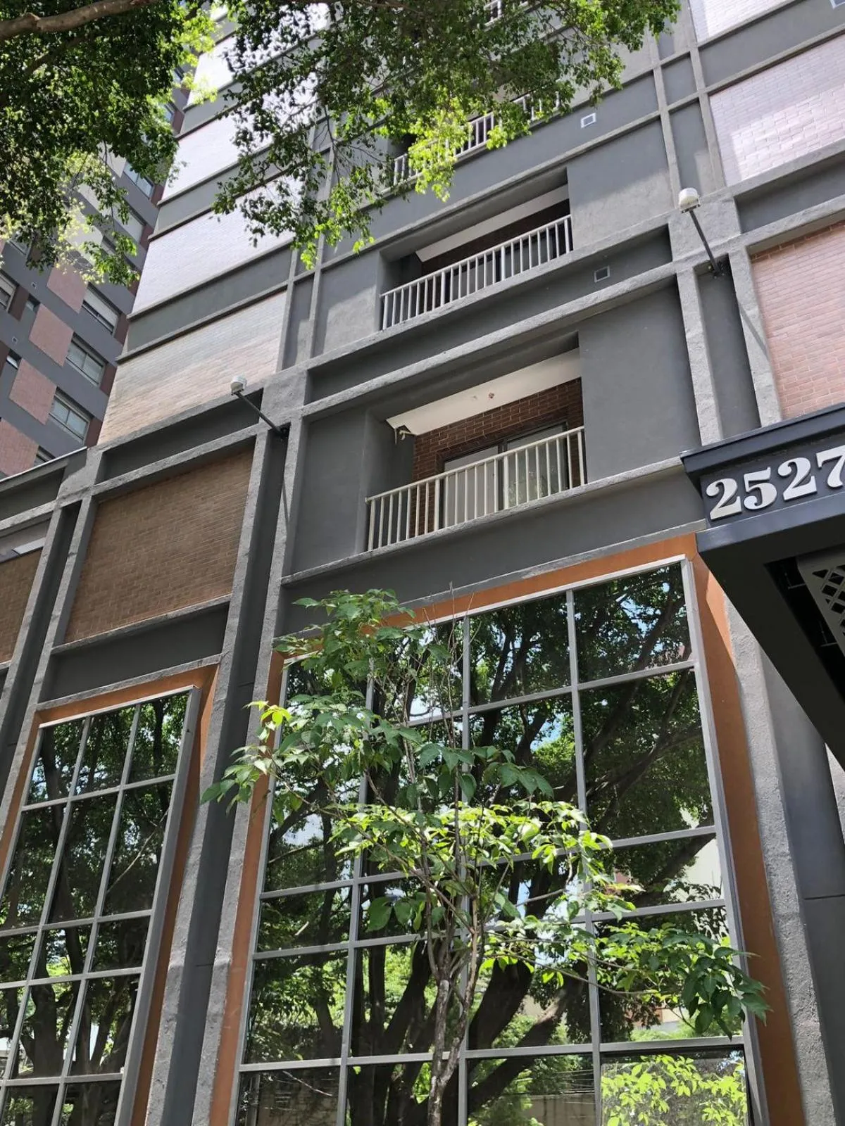 Property building in Iconyc House of Charlie