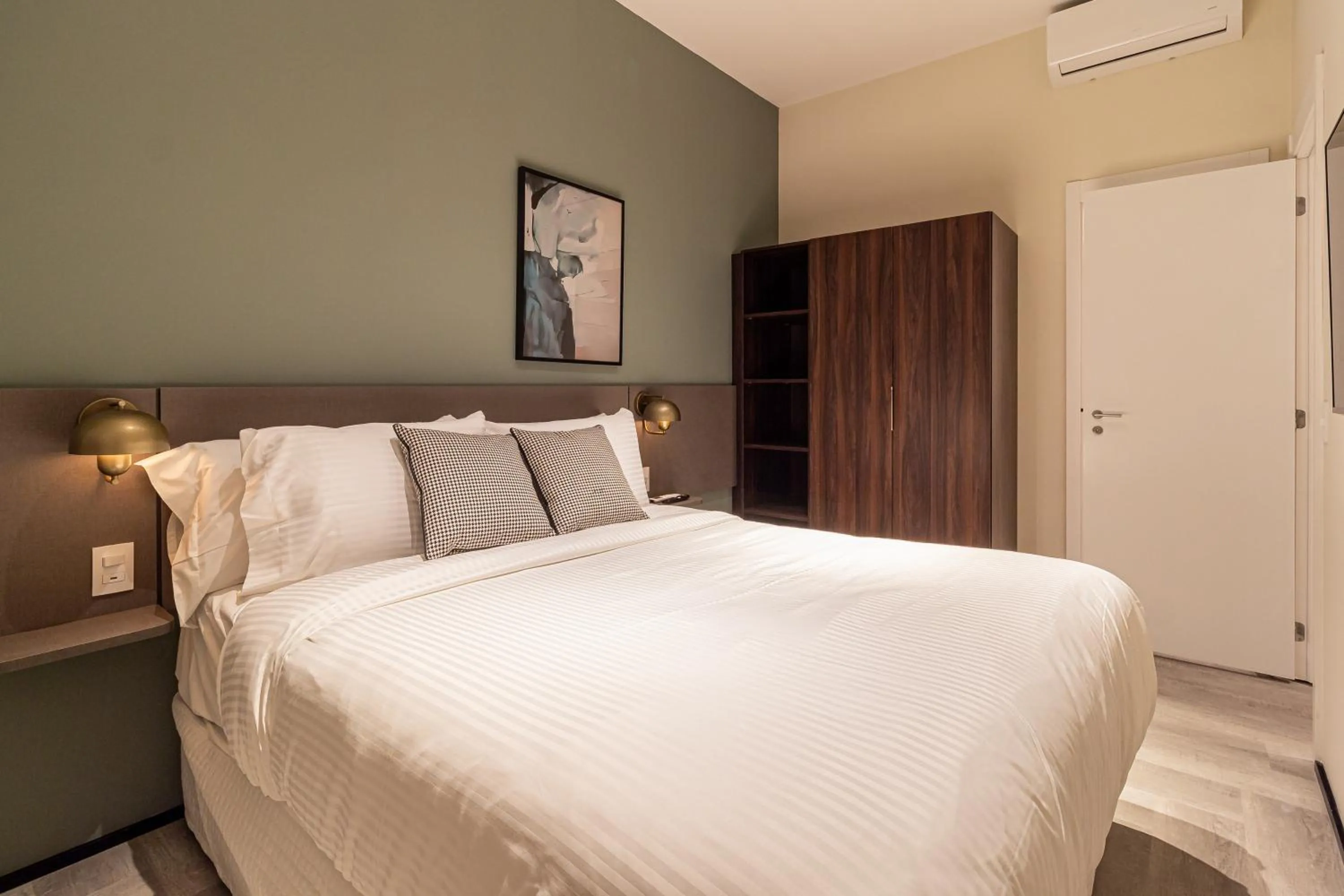 Bed in Iconyc House of Charlie