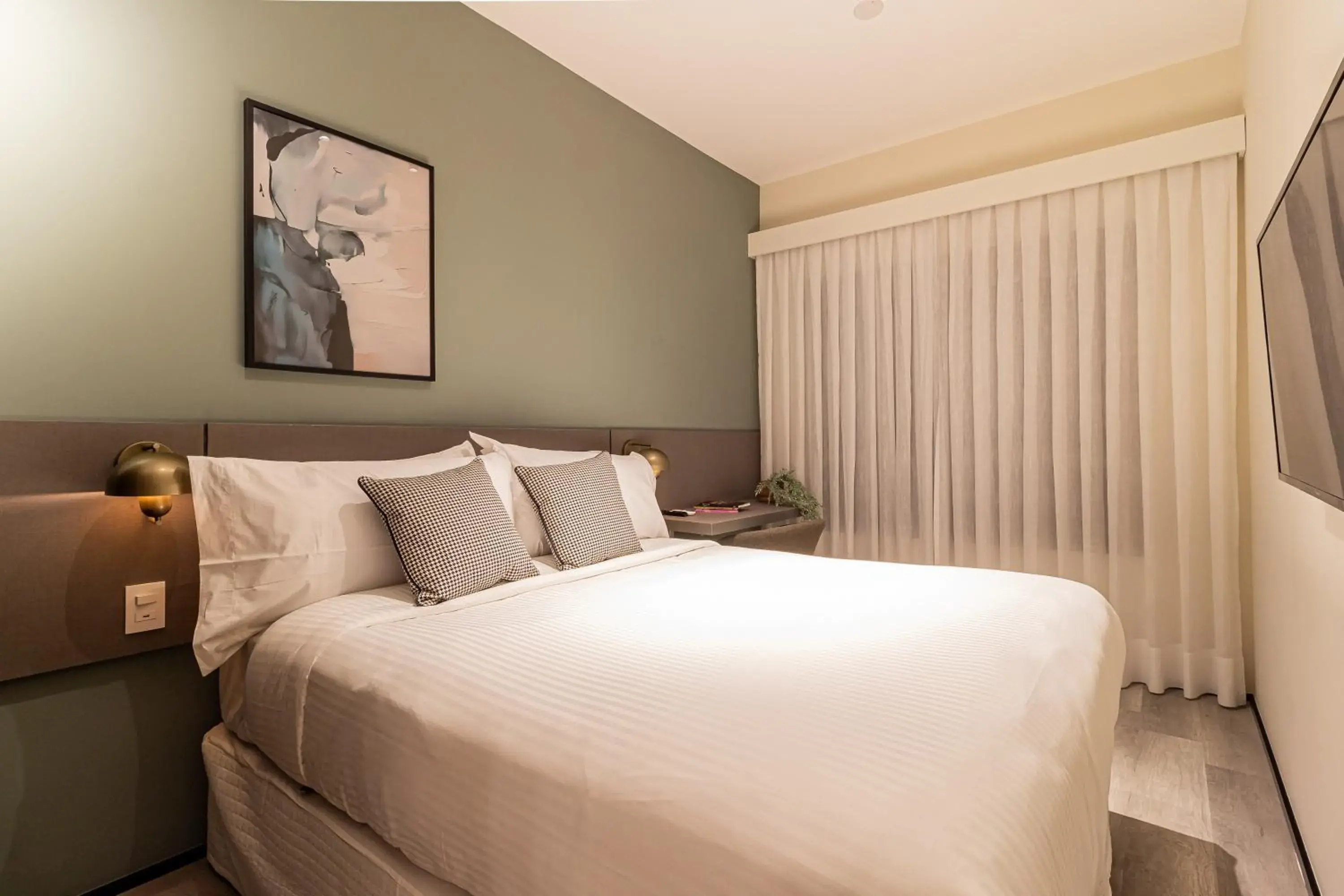 Two-Bedroom Apartment in Iconyc House of Charlie Two-Bedroom Apartment in Iconyc House of Charlie