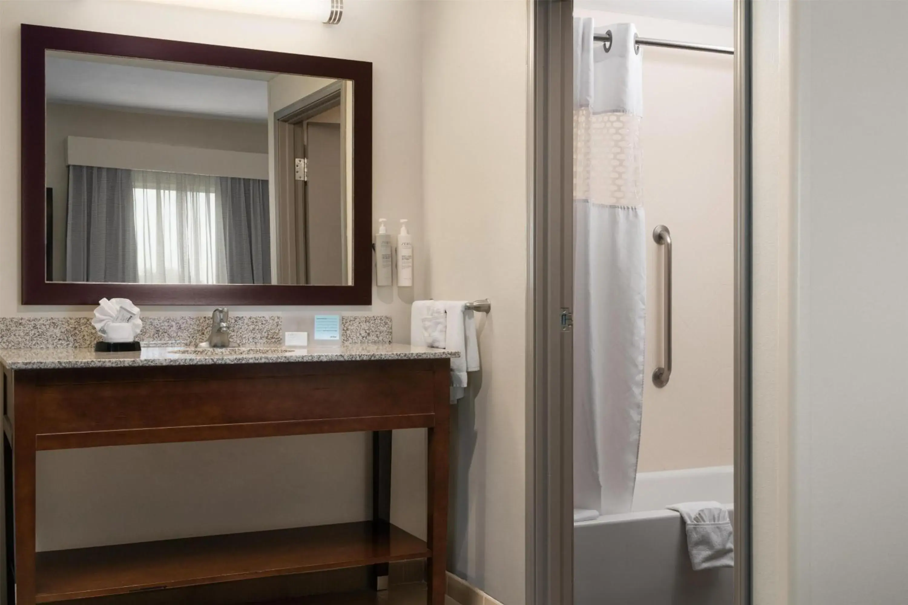 Bathroom in Hampton Inn & Suites Albuquerque North/I-25 Bathroom in Hampton Inn & Suites Albuquerque North/I-25