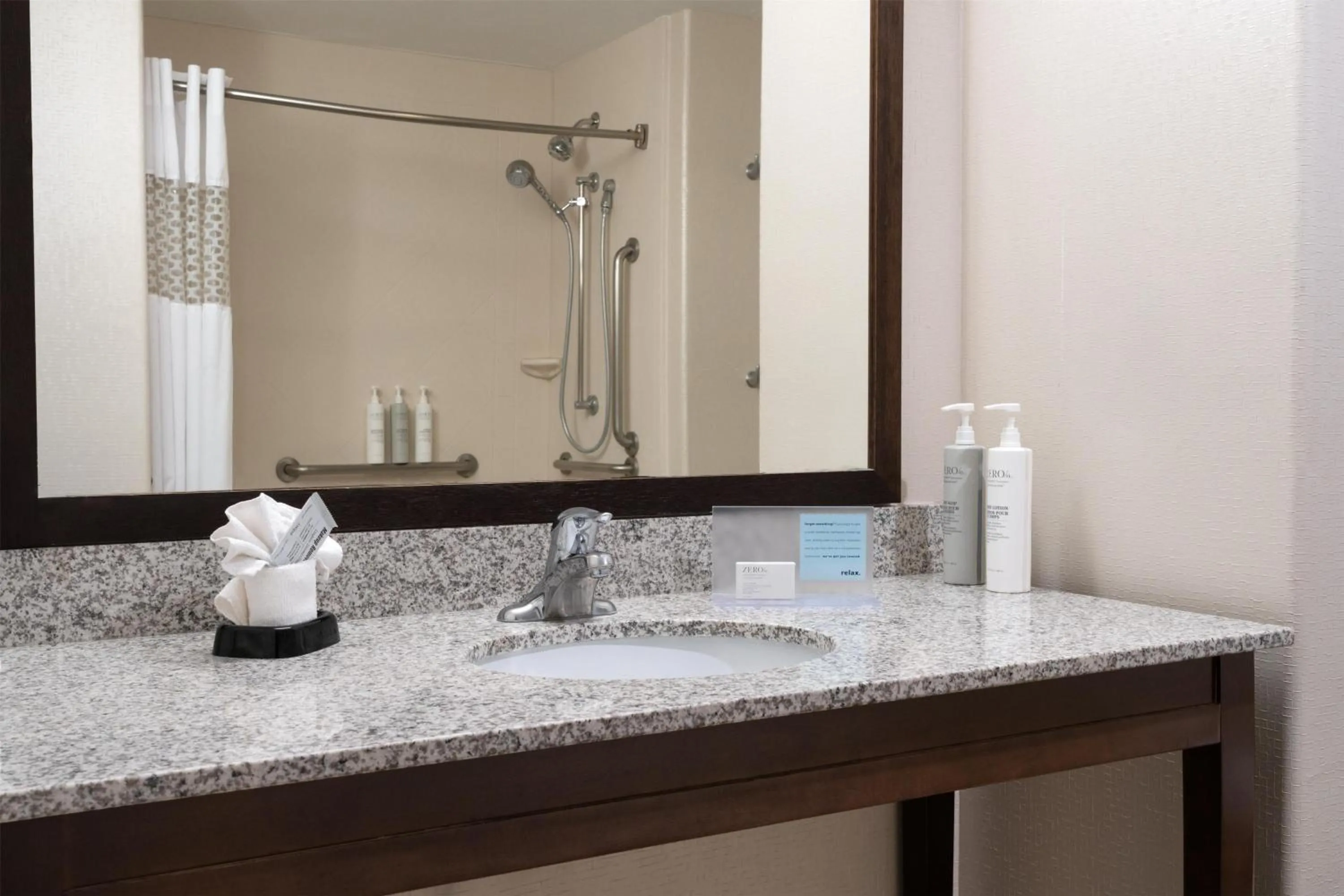 Bathroom in Hampton Inn & Suites Albuquerque North/I-25